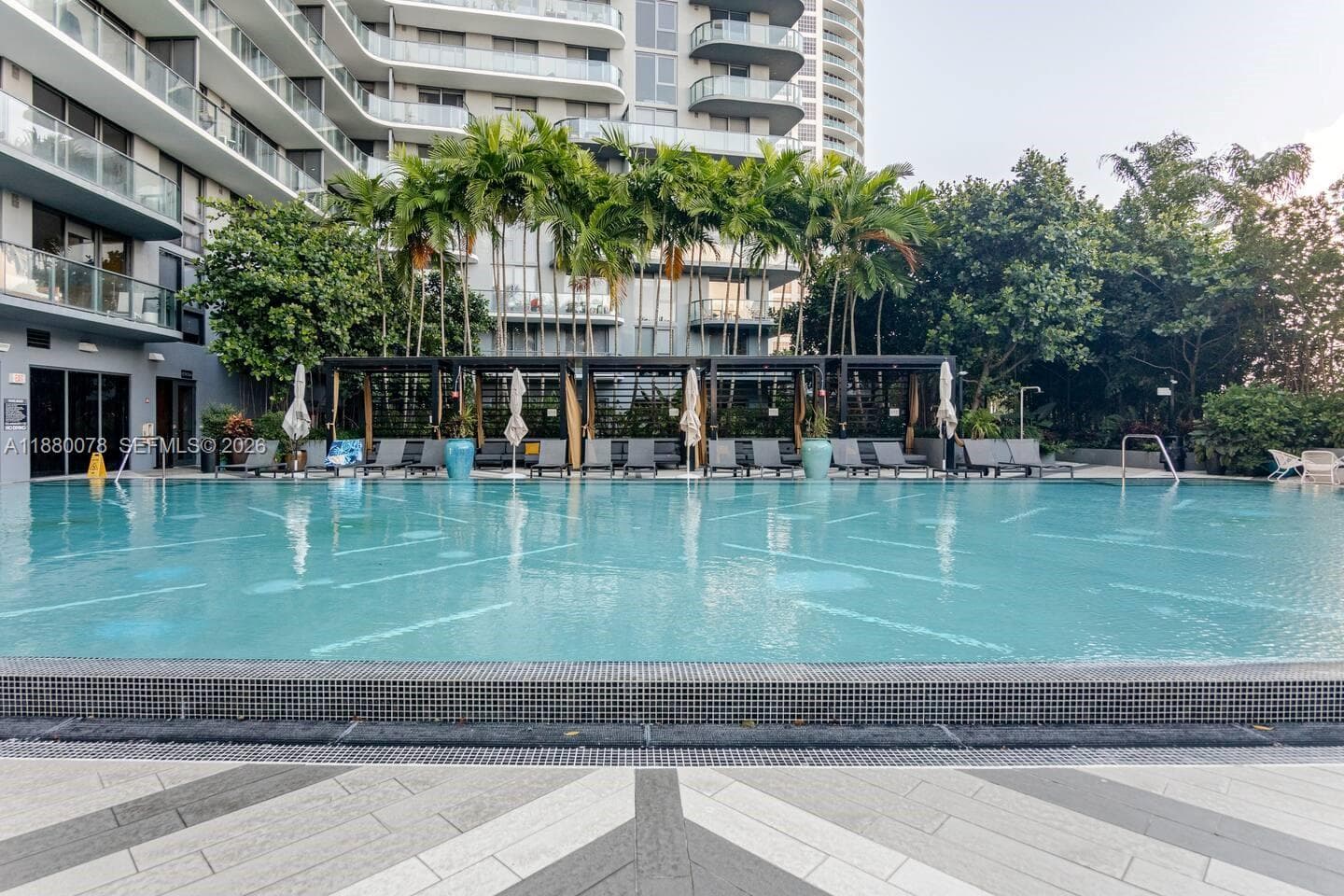 121 NE 34th St # 2408, Miami FL 33137 — 33