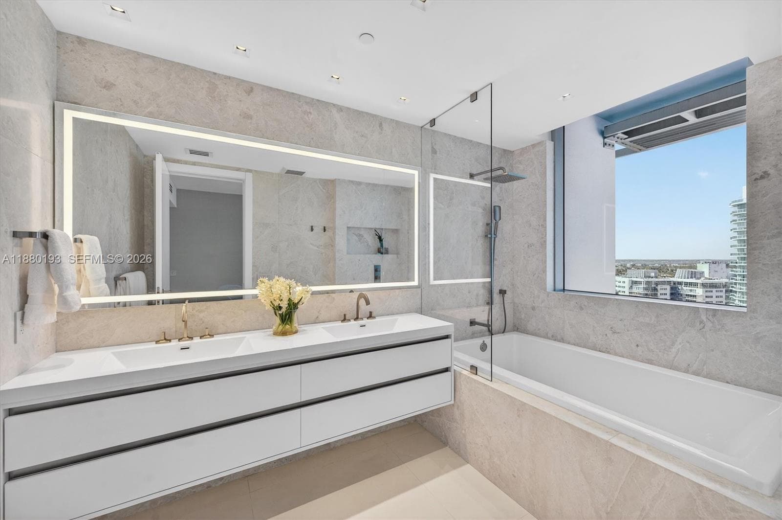 5959 Collins Ave # 1805, Miami Beach FL 33140 — 34