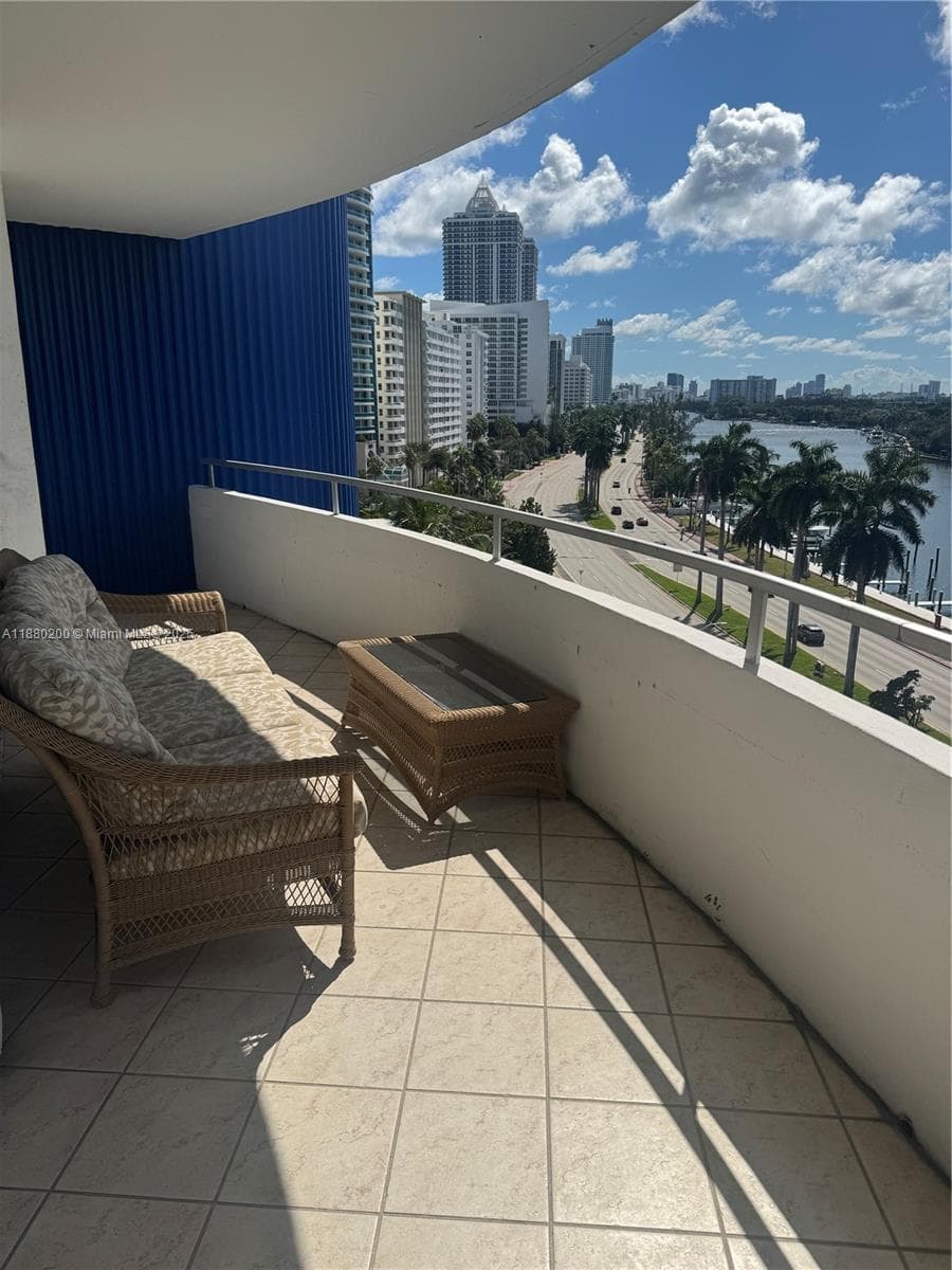 5151 Collins Ave # 923, Miami Beach FL 33140 — 16