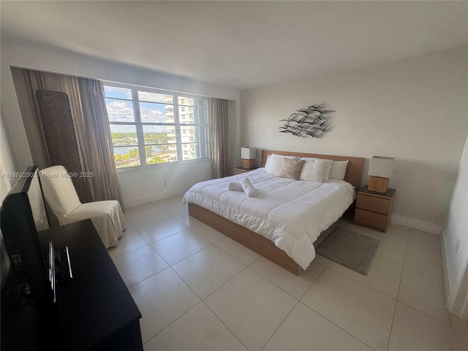 5151 Collins Ave # 923, Miami Beach FL 33140 — 7