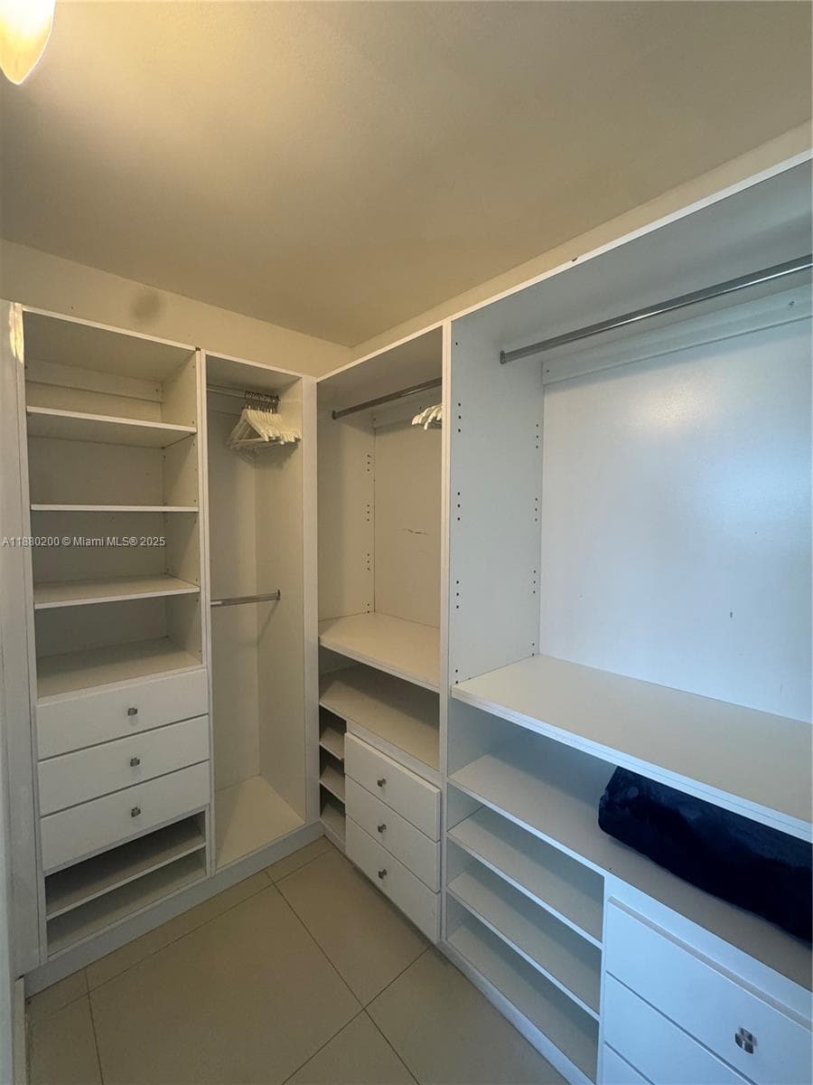 5151 Collins Ave # 923, Miami Beach FL 33140 — 9