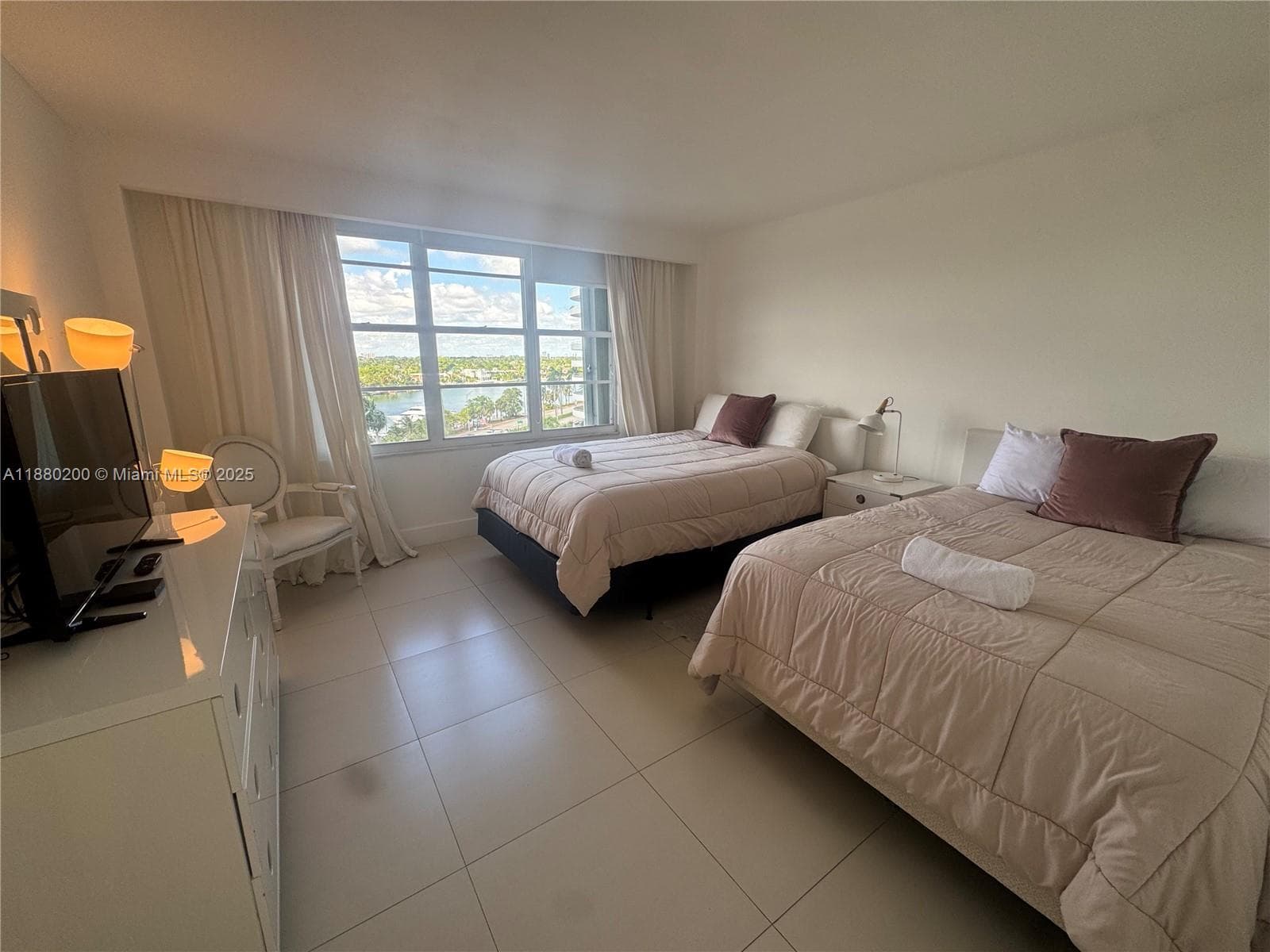 5151 Collins Ave # 923, Miami Beach FL 33140 — 11