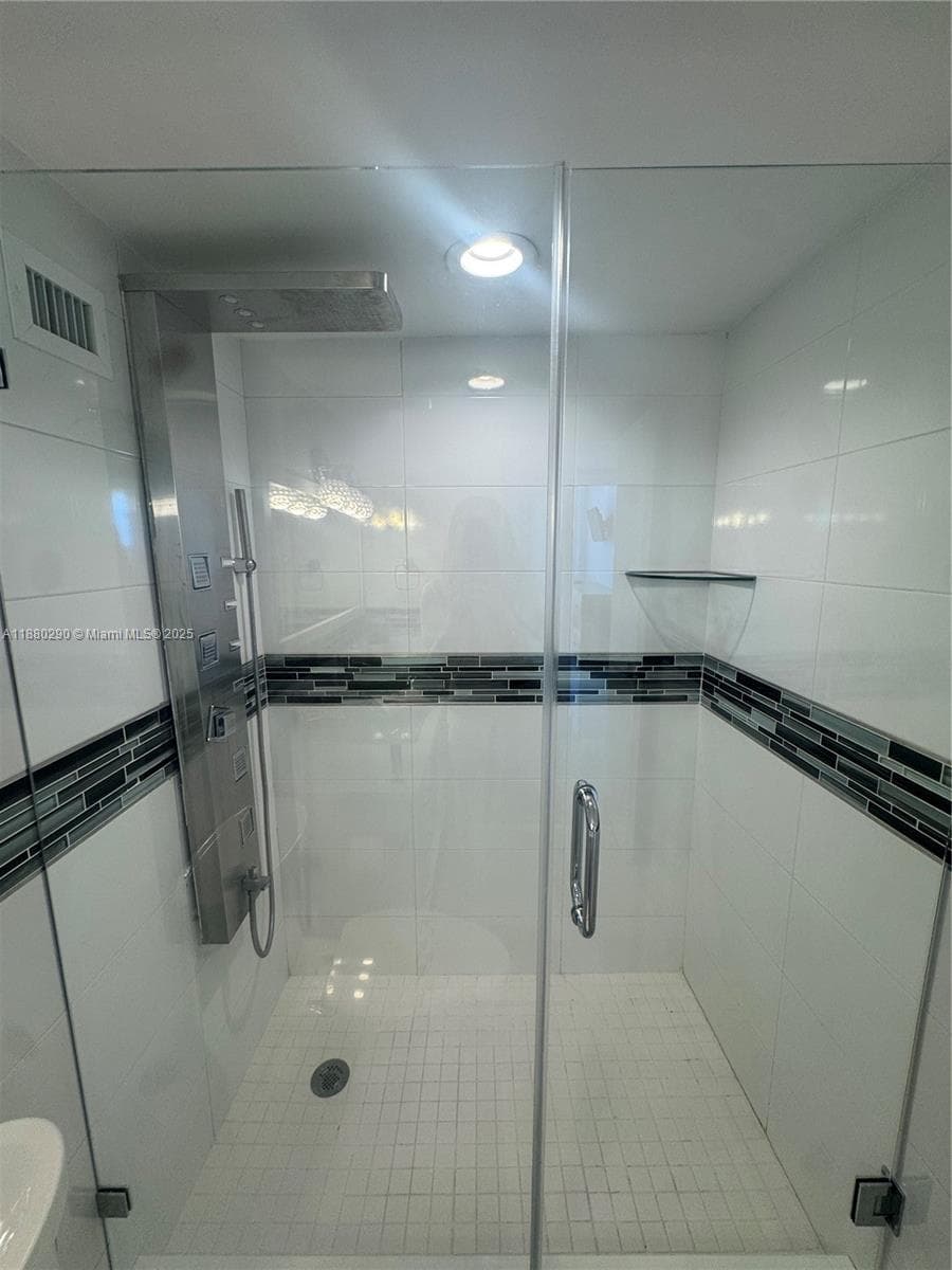 5161 Collins Ave # 514, Miami Beach FL 33140 — 16