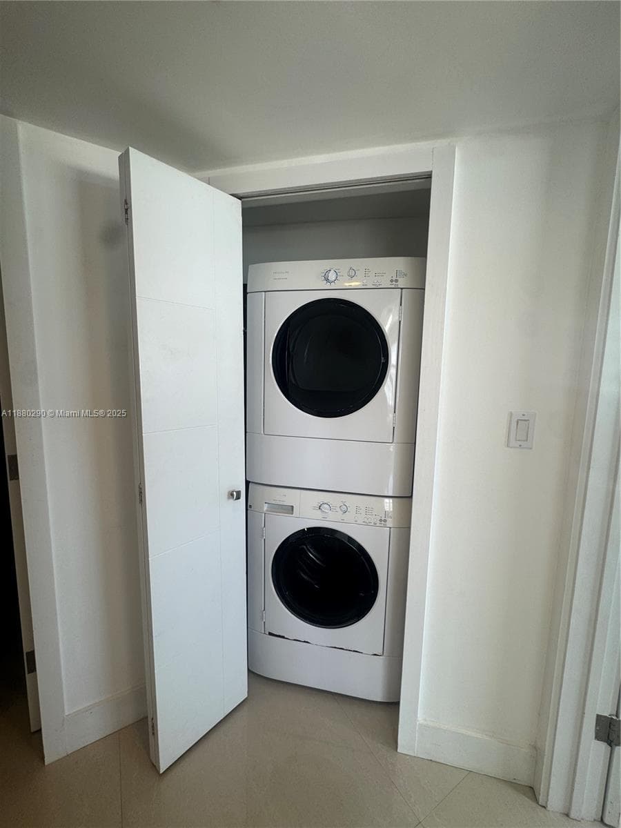 5161 Collins Ave # 514, Miami Beach FL 33140 — 22