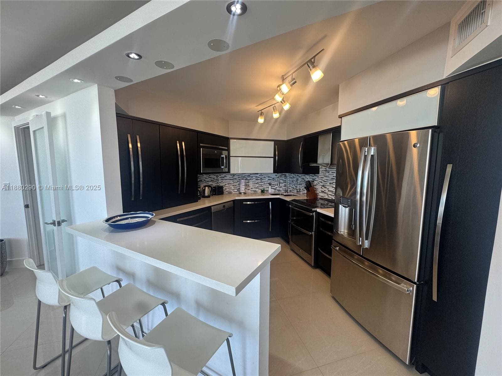 5161 Collins Ave # 514, Miami Beach FL 33140 — 8