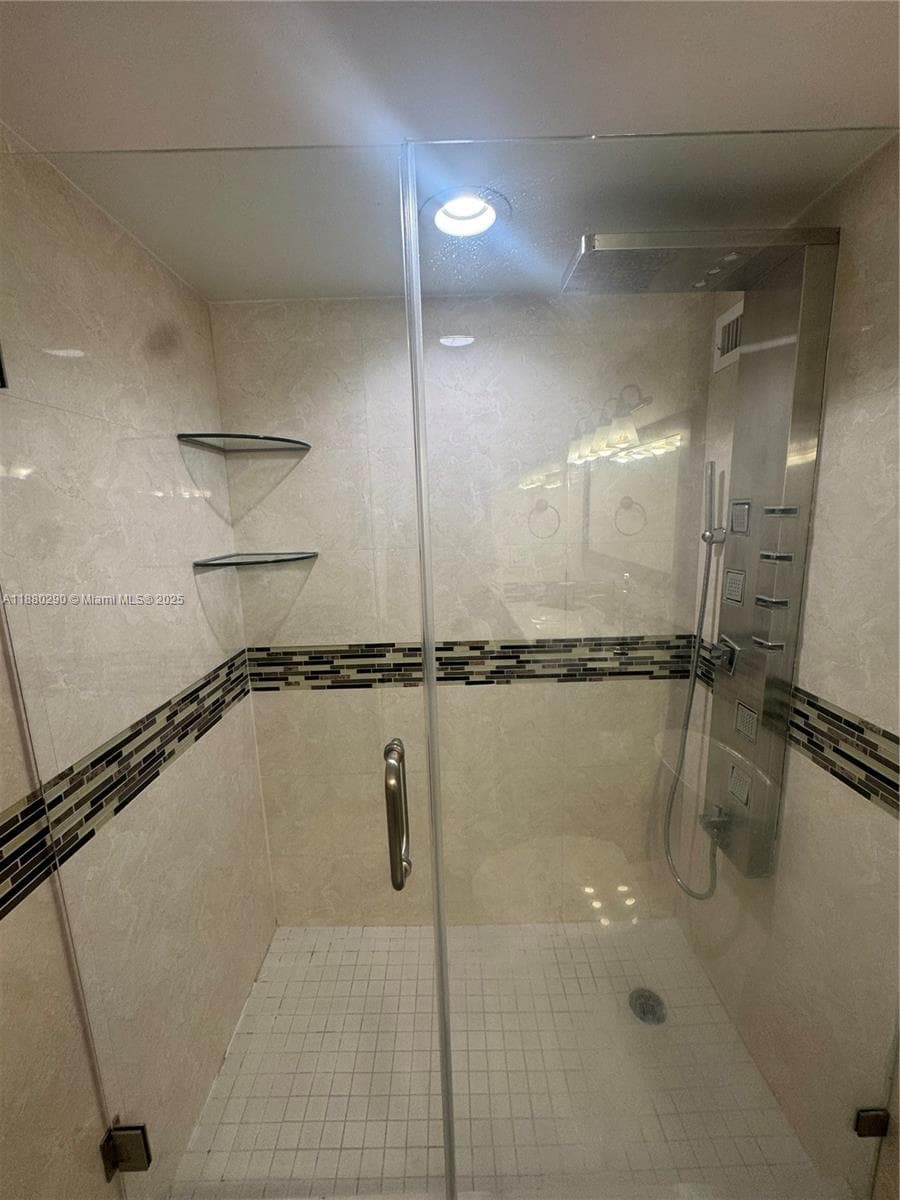 5161 Collins Ave # 514, Miami Beach FL 33140 — 21