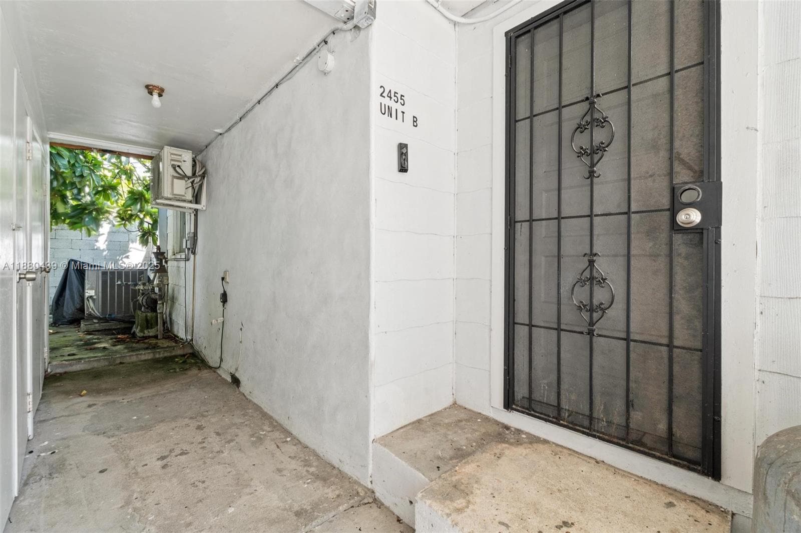 2453 SW 17th St # 2, Miami FL 33145 — 1