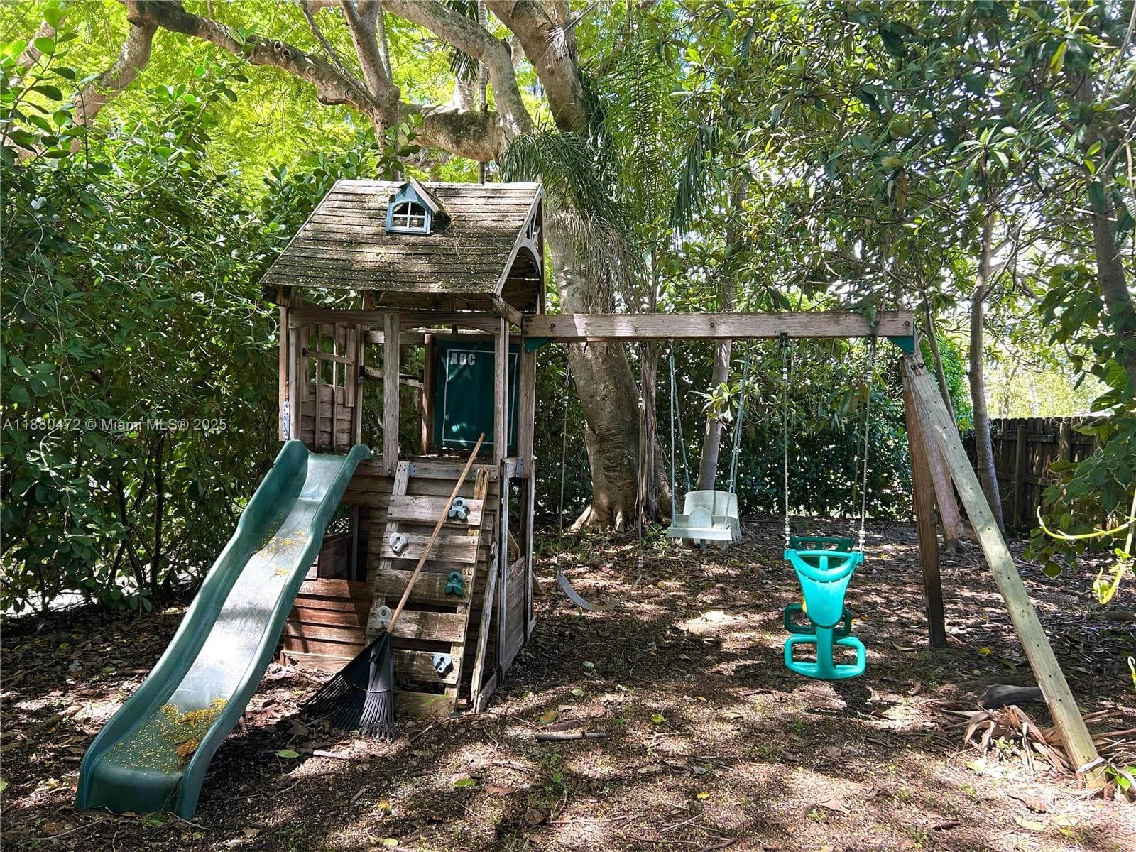 6395 SW 42nd Ter, South Miami FL 33155 — 22