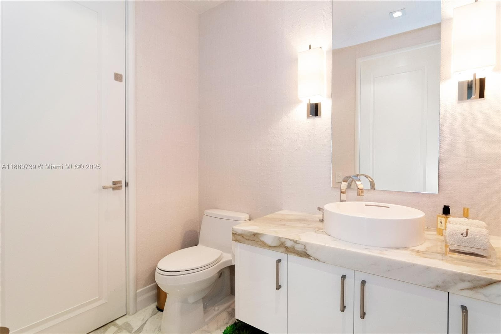 17749 Collins Ave # 3801, Sunny Isles Beach FL 33160 — 21