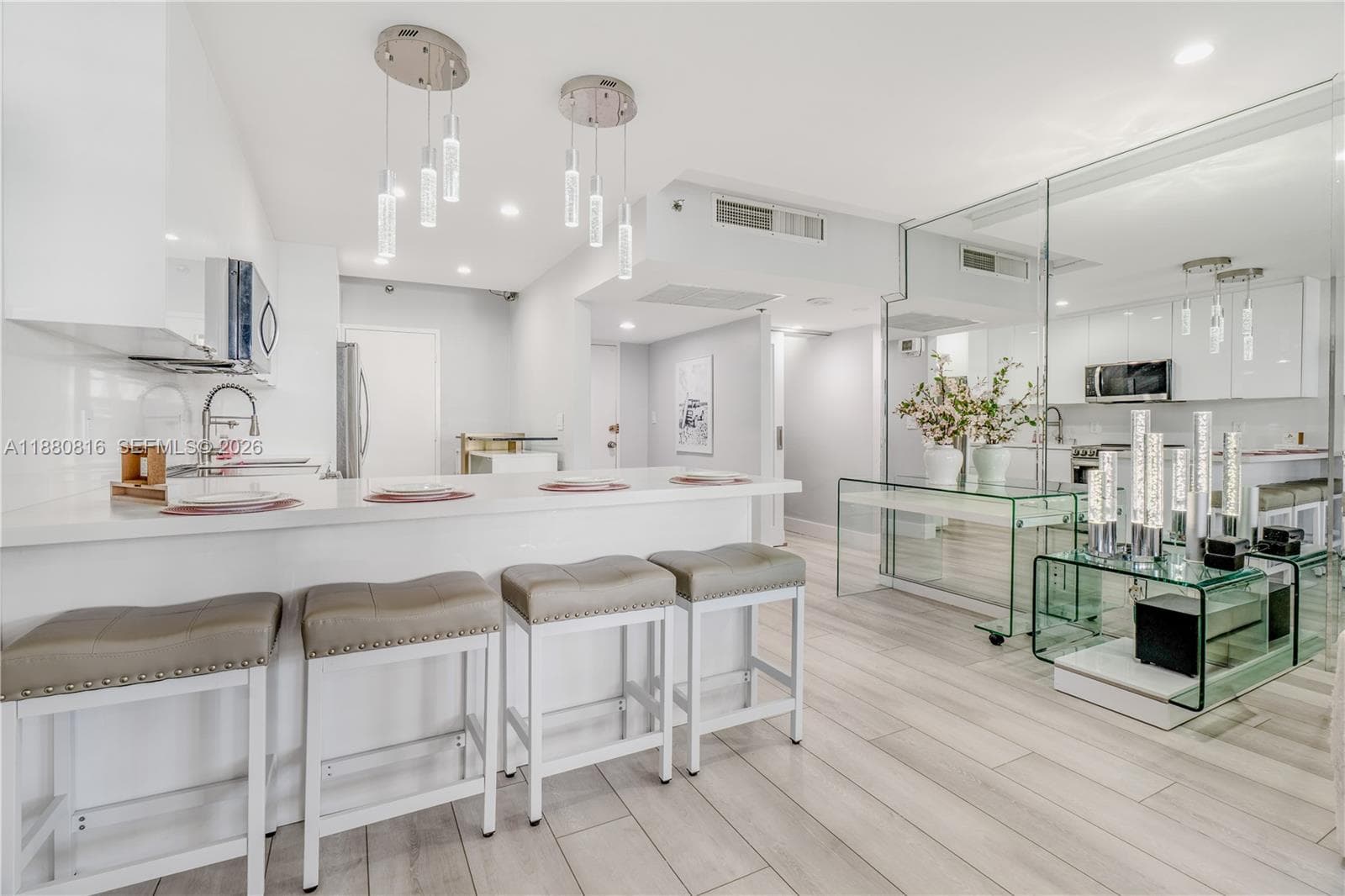 100 Lincoln Rd # 323, Miami Beach FL 33139 — 2