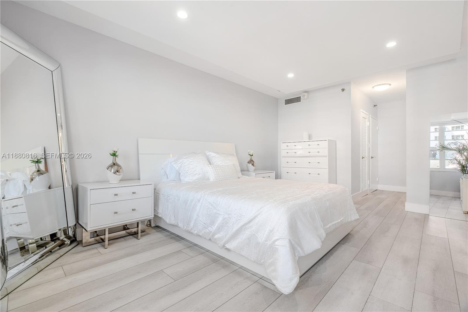 100 Lincoln Rd # 323, Miami Beach FL 33139 — 22