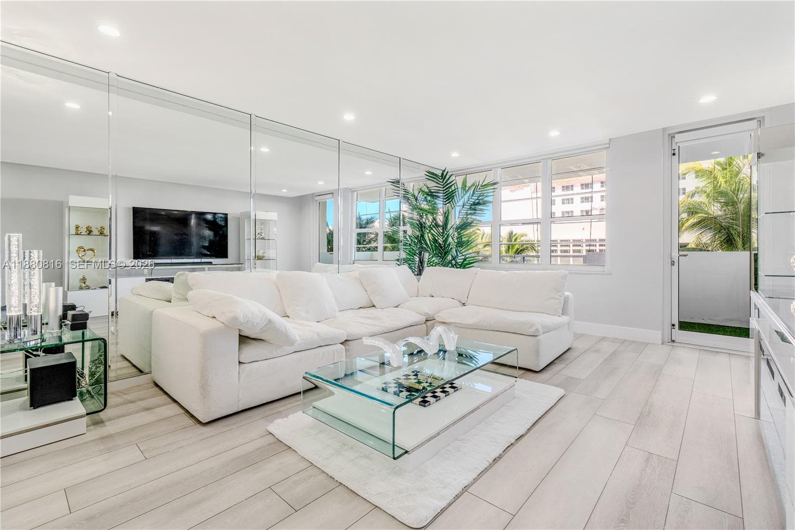 100 Lincoln Rd # 323, Miami Beach FL 33139 — 3