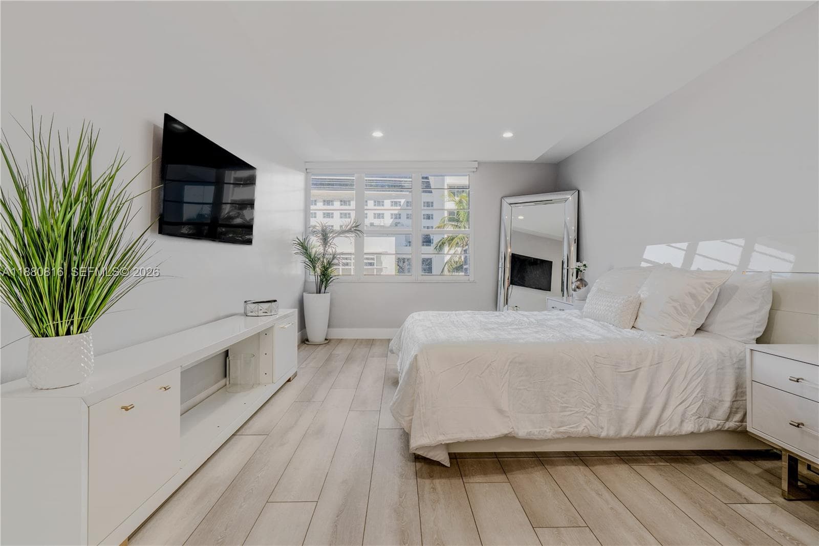 100 Lincoln Rd # 323, Miami Beach FL 33139 — 20