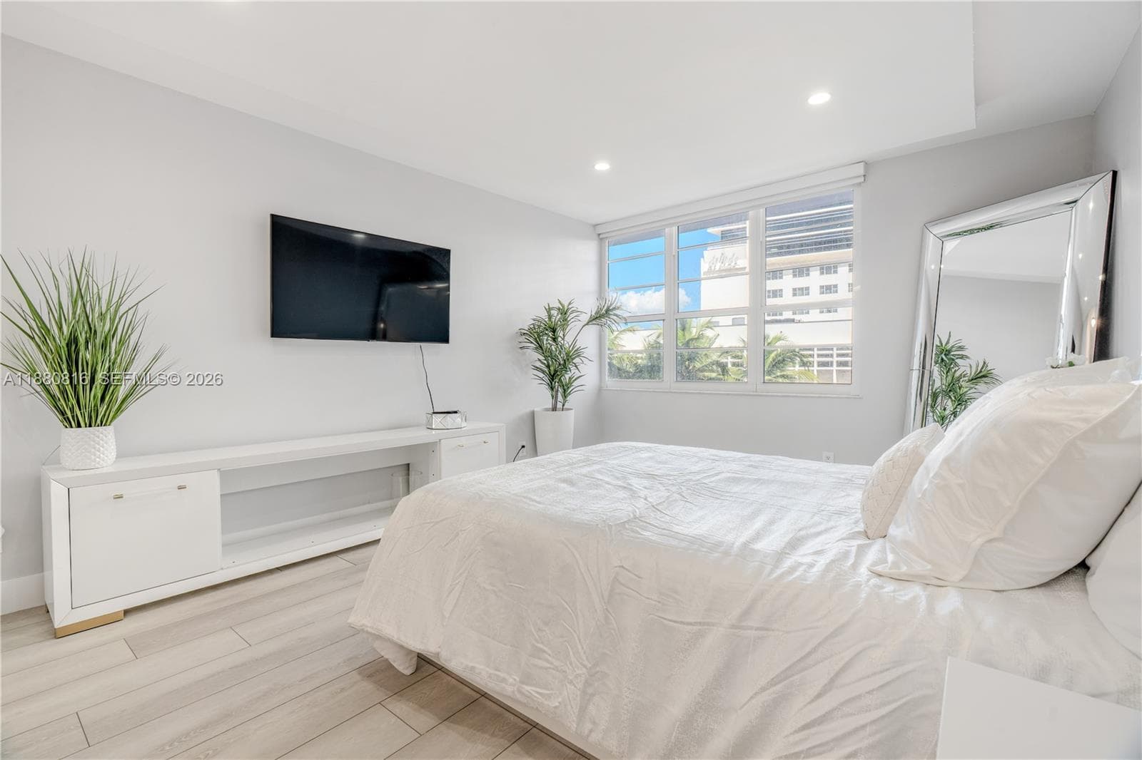 100 Lincoln Rd # 323, Miami Beach FL 33139 — 24