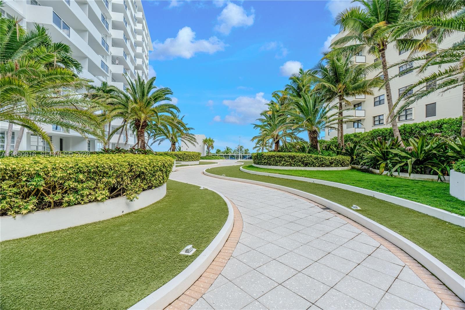 100 Lincoln Rd # 323, Miami Beach FL 33139 — 37