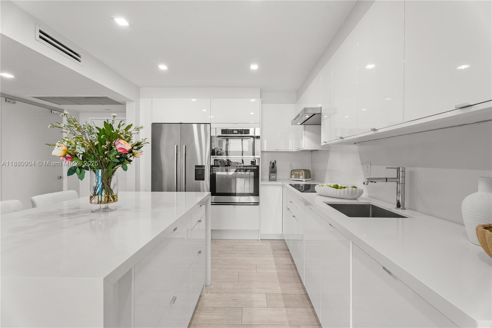 2301 Collins Ave # 24, Miami Beach FL 33139 — 2