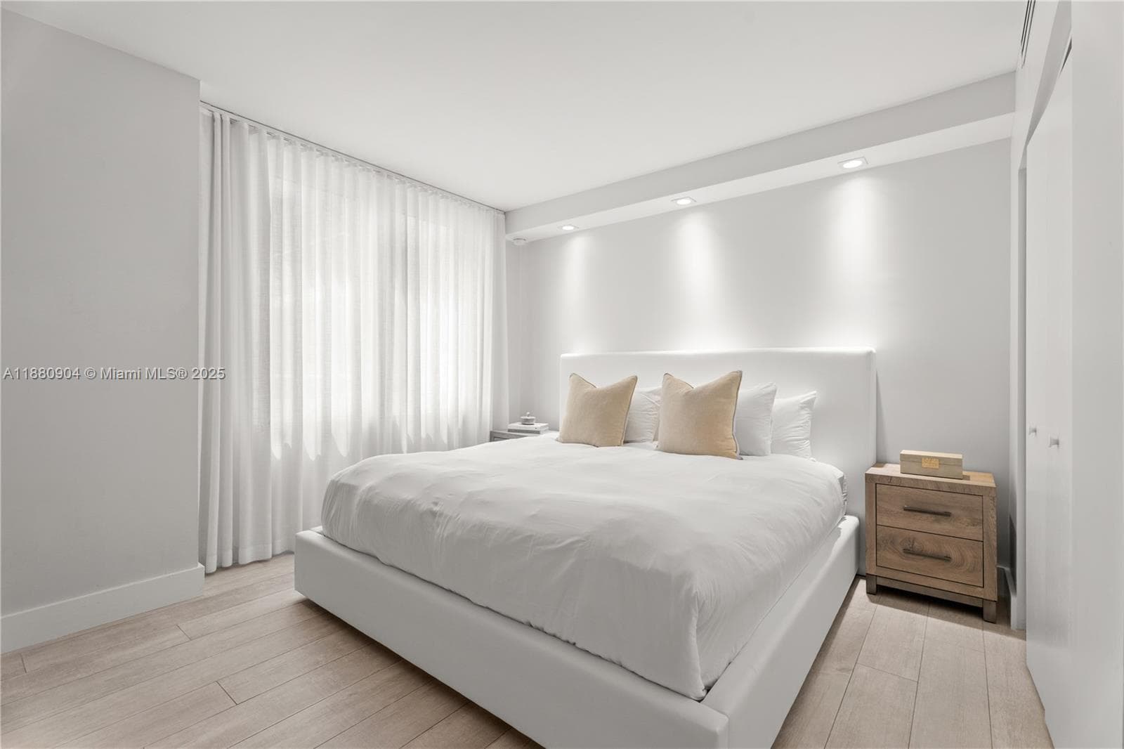 2301 Collins Ave # 24, Miami Beach FL 33139 — 7