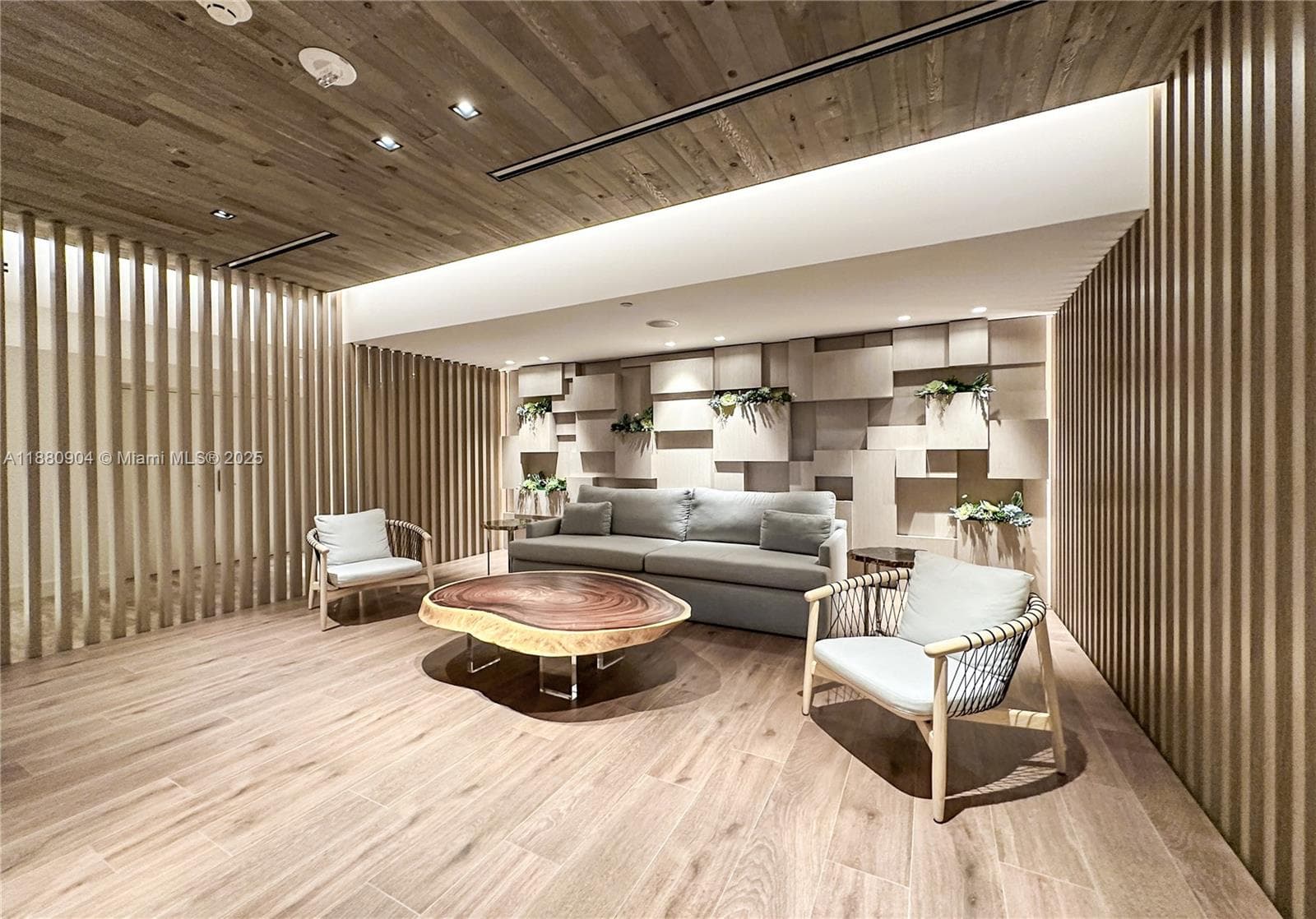 2301 Collins Ave # 24, Miami Beach FL 33139 — 20
