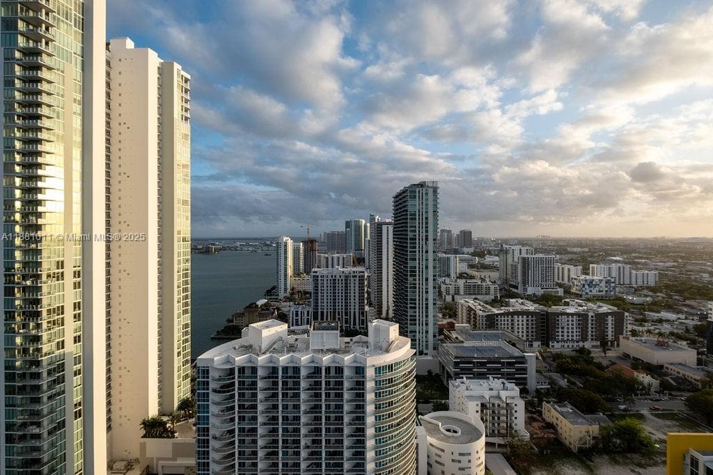 480 NE 31 St # 3101, Miami FL 33137 — 27