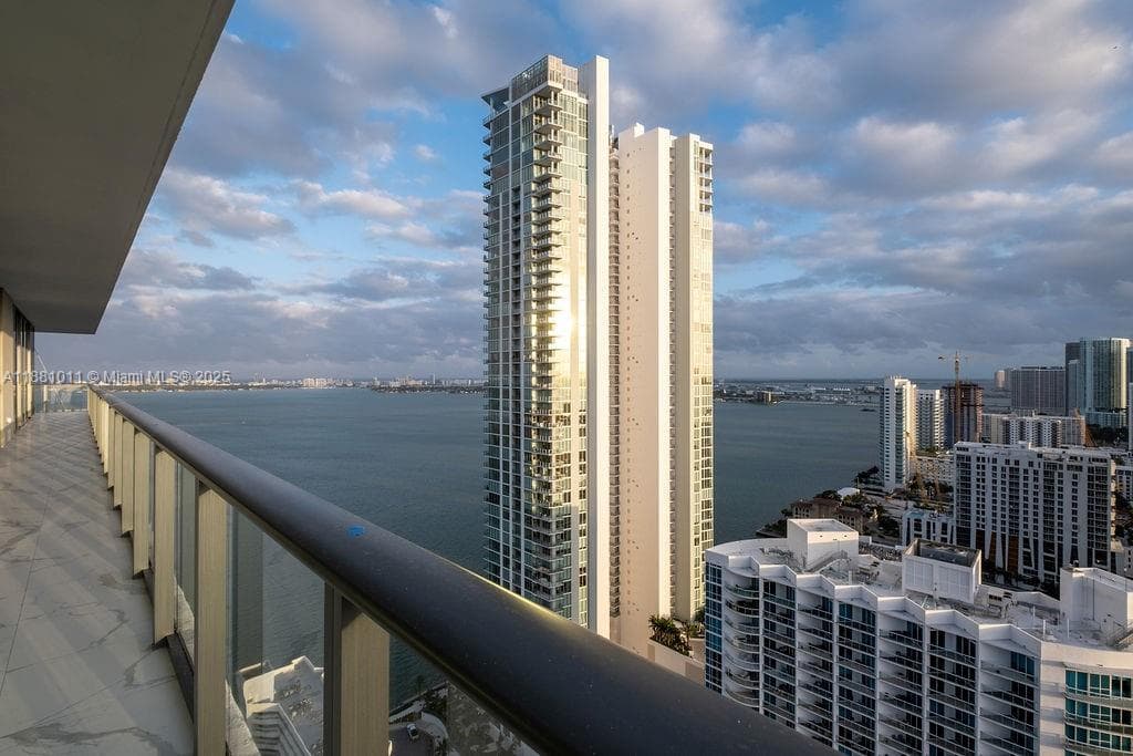 480 NE 31 St # 3101, Miami FL 33137 — 28