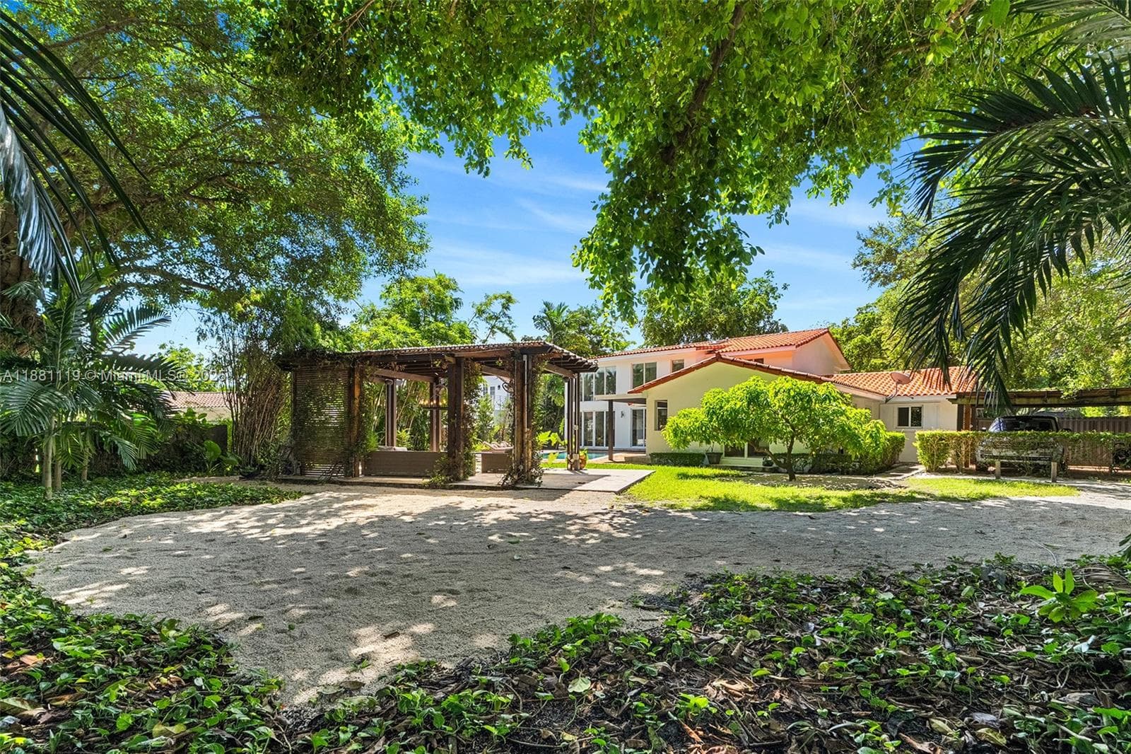 575 Bay Point Rd, Miami FL 33137 — 86