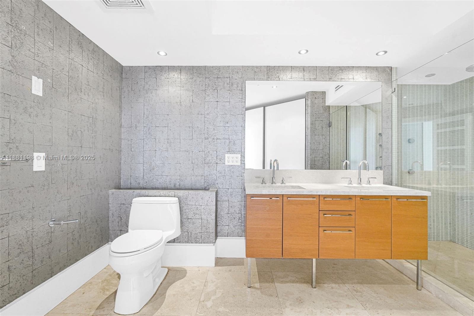16699 Collins Ave # 1103, Sunny Isles Beach FL 33160 — 32