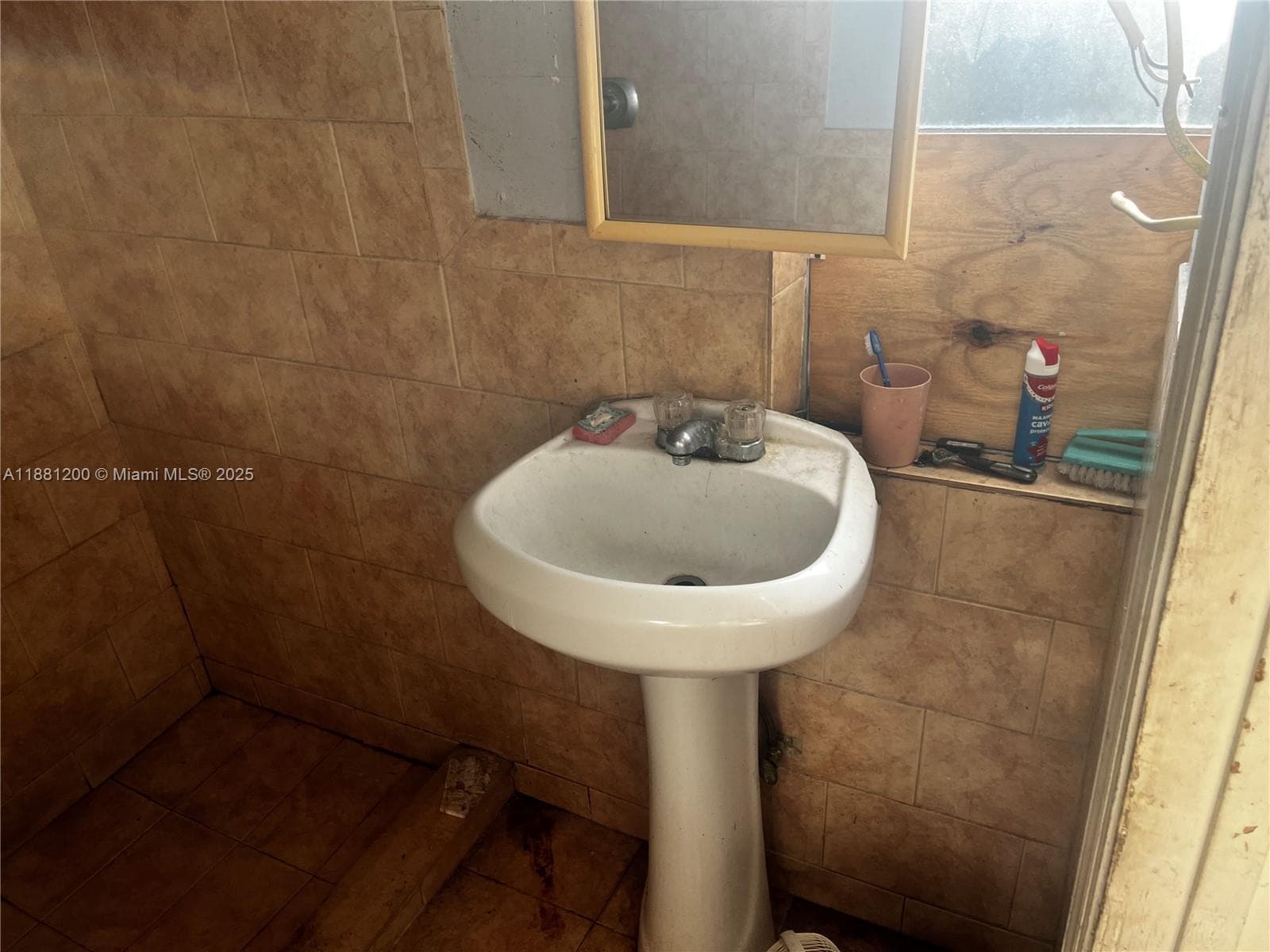 1132 NW 118th St, Miami FL 33168 — 37