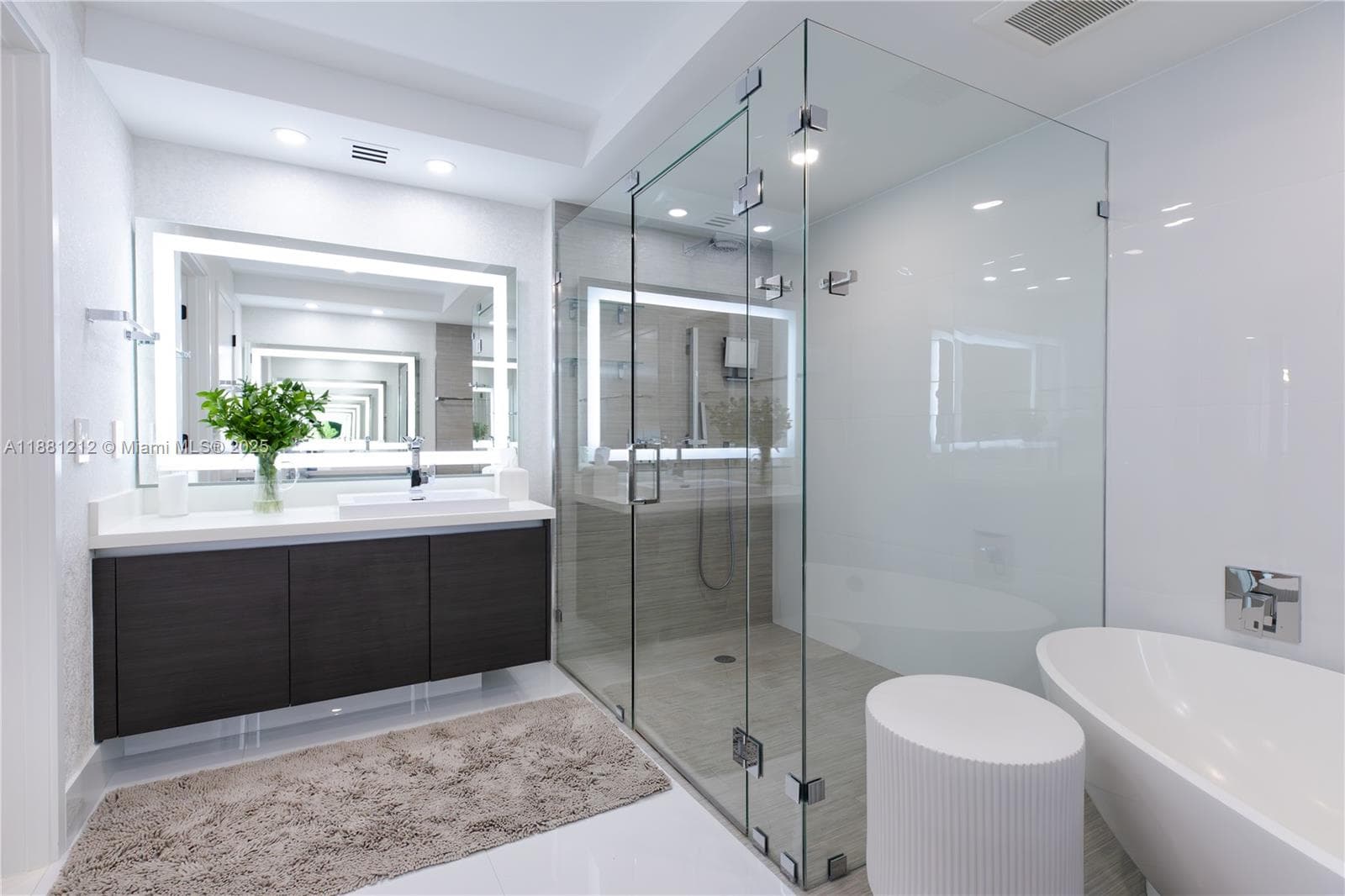 300 Sunny Isles Blvd # 1508, Sunny Isles Beach FL 33160 — 17