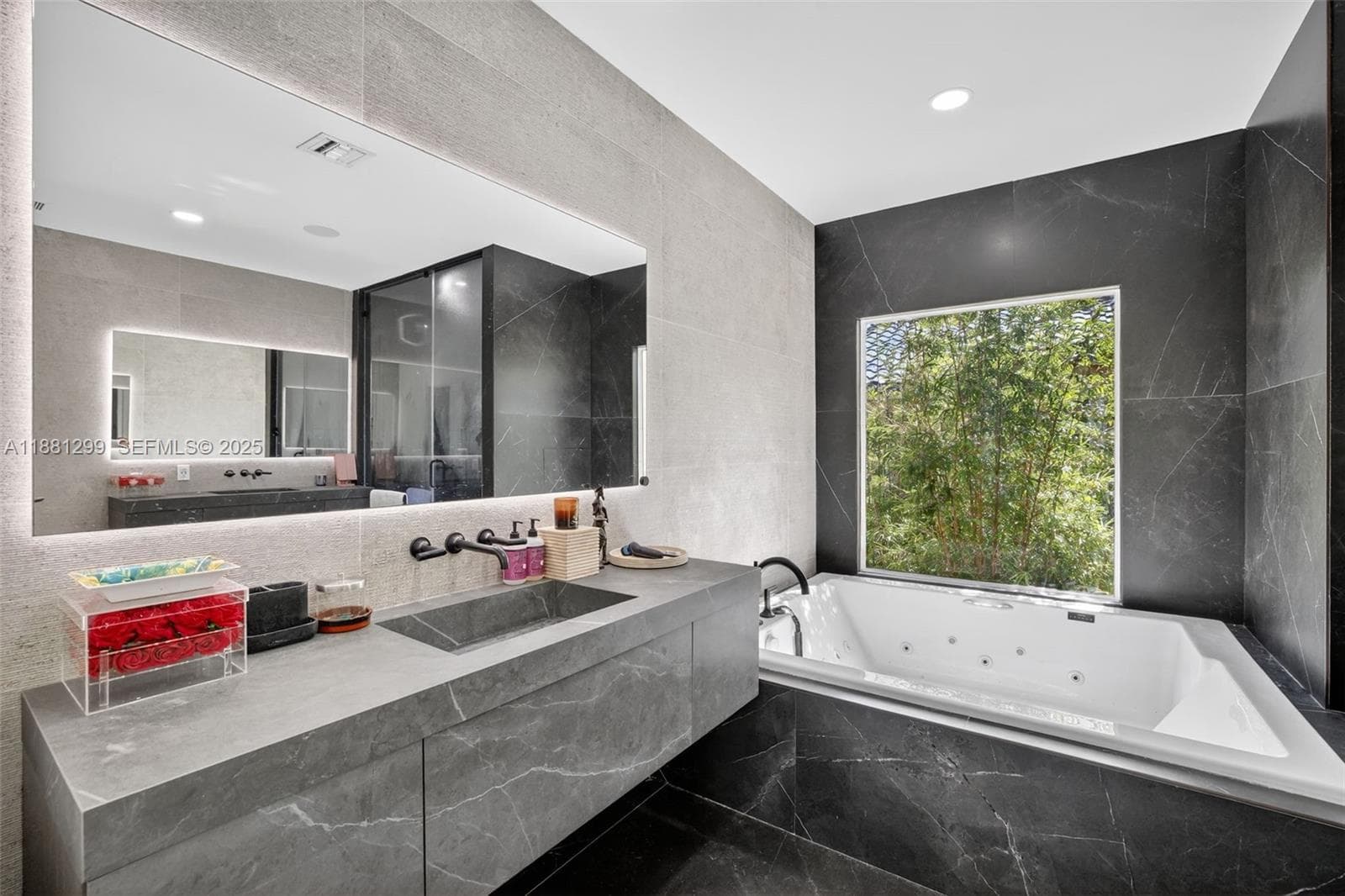 3710 NE 208th Ter, Aventura FL 33180 — 54