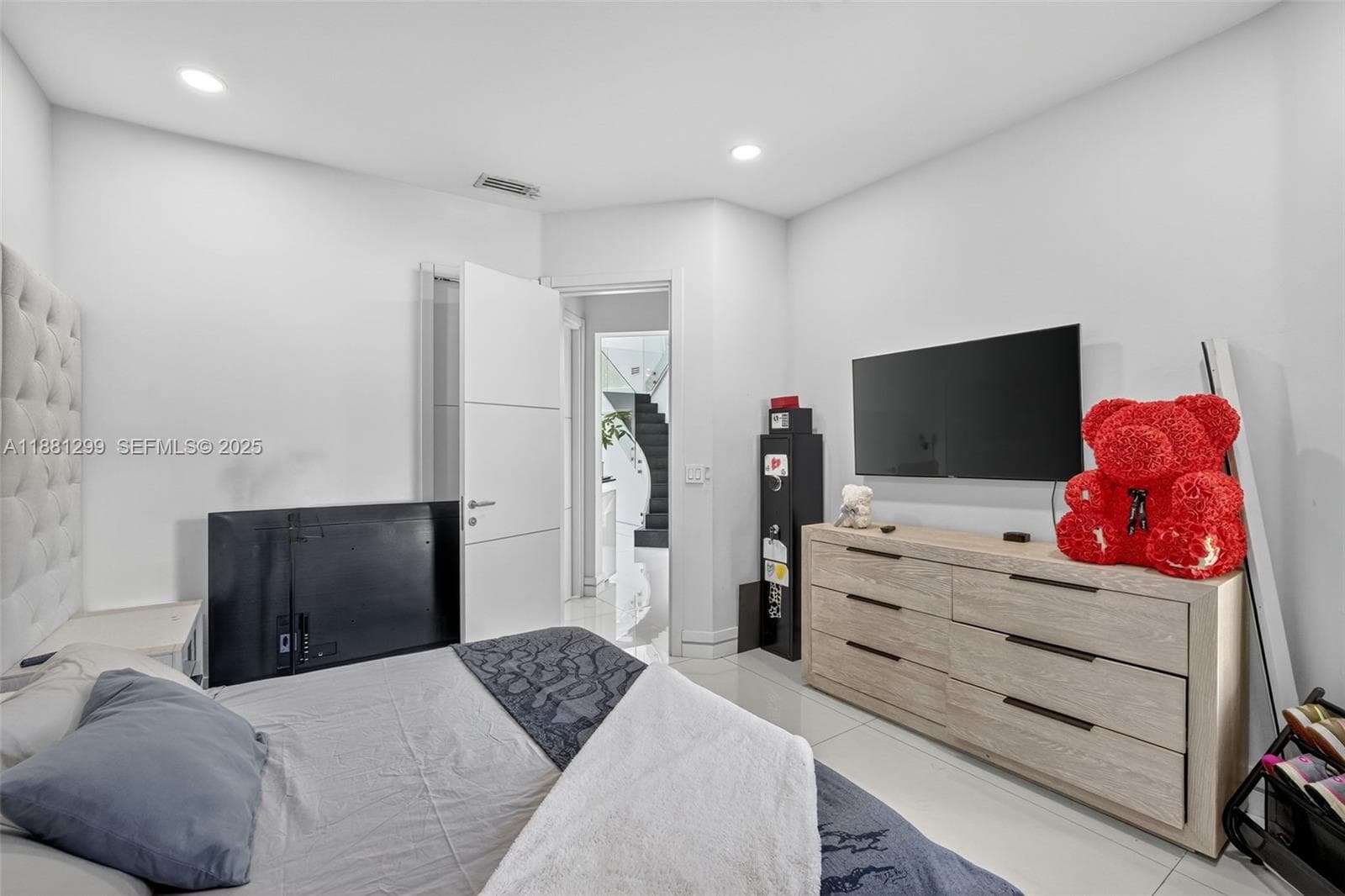 3710 NE 208th Ter, Aventura FL 33180 — 70