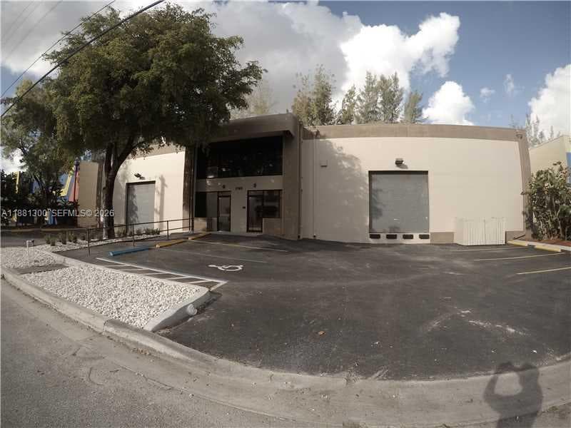 1740 NW 93 AV # 1740, Doral FL 33172 — 8