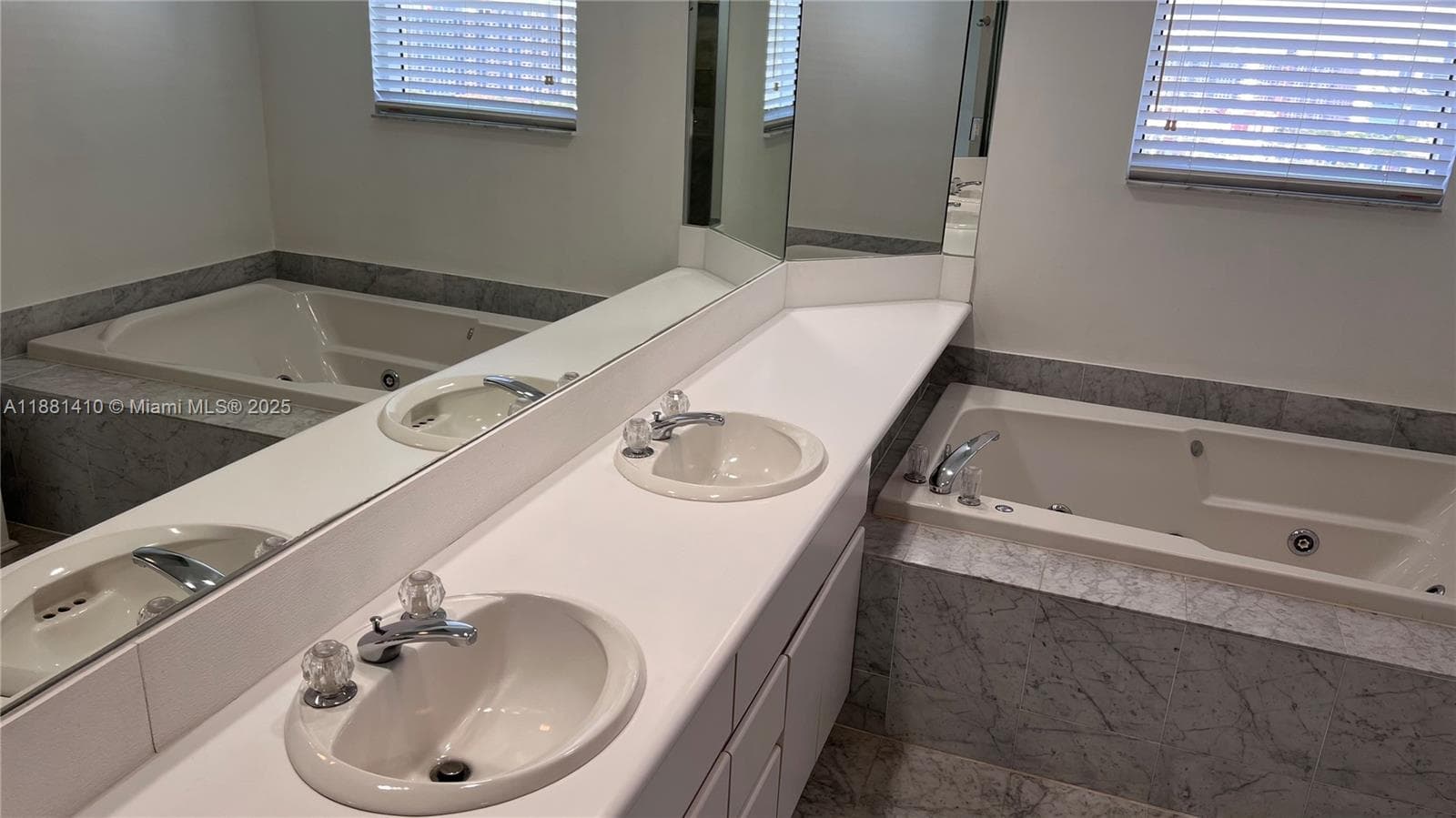 16485 Collins Ave # 2334, Sunny Isles Beach FL 33160 — 32