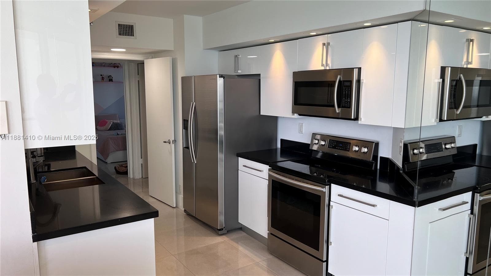 16485 Collins Ave # 2334, Sunny Isles Beach FL 33160 — 25