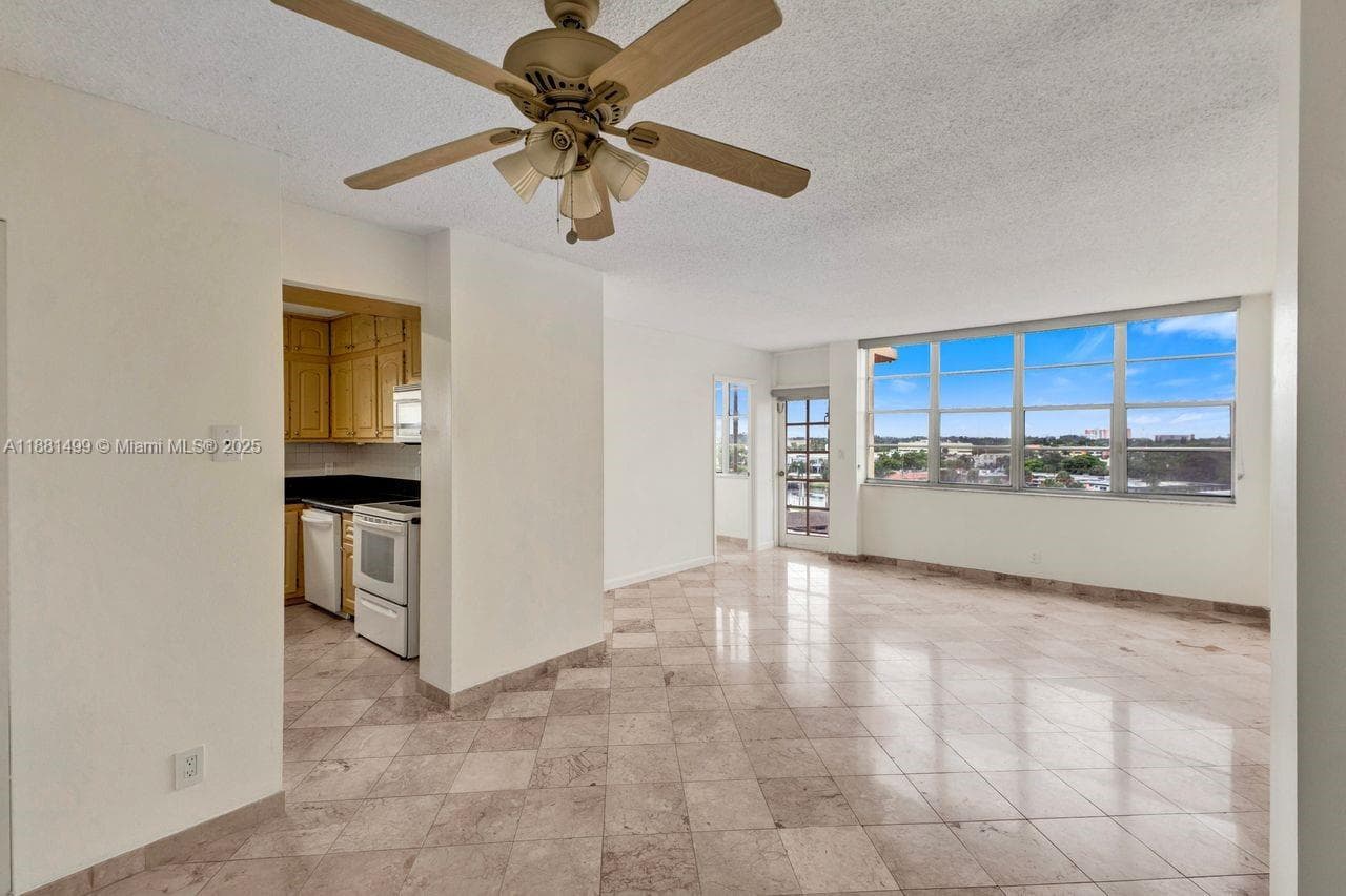2025 NE 164th St # 716, North Miami Beach FL 33162 — 6