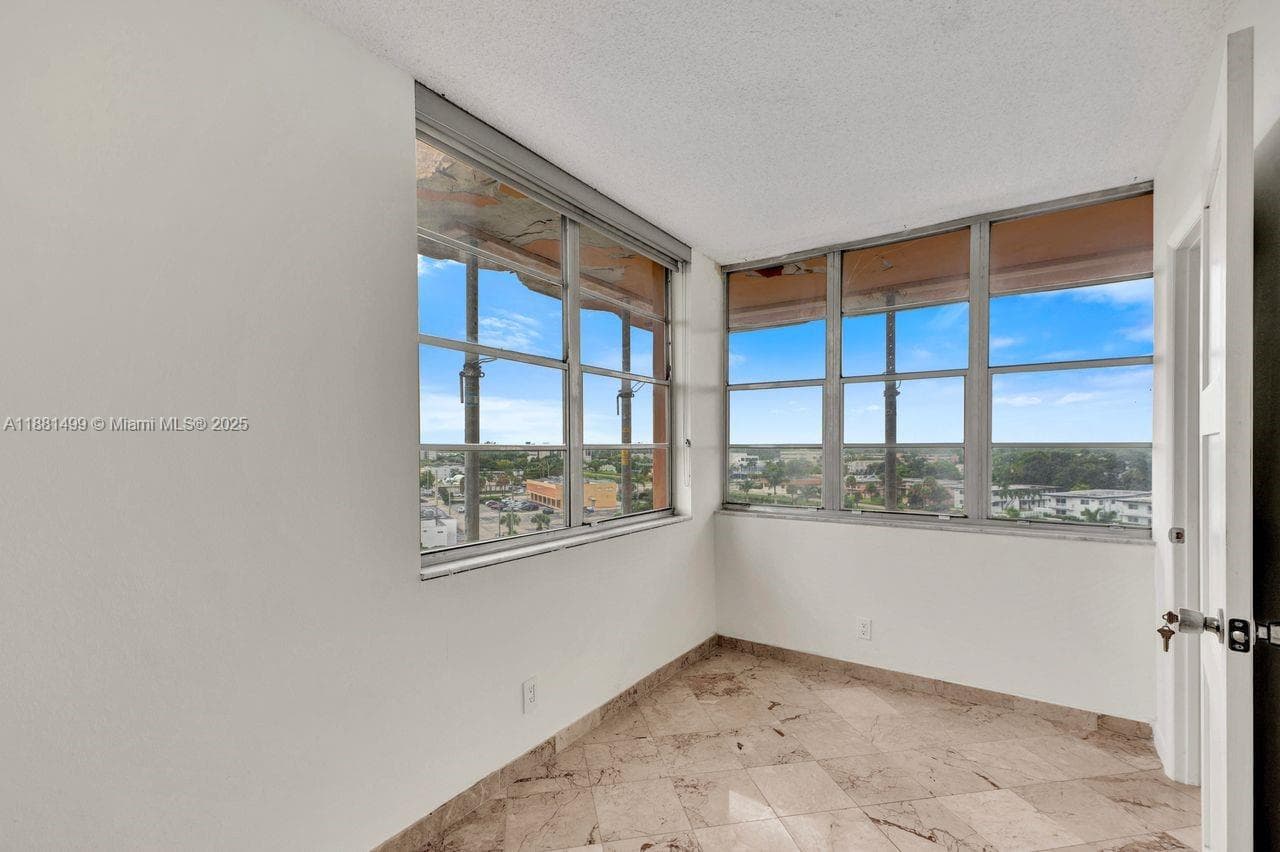 2025 NE 164th St # 716, North Miami Beach FL 33162 — 17