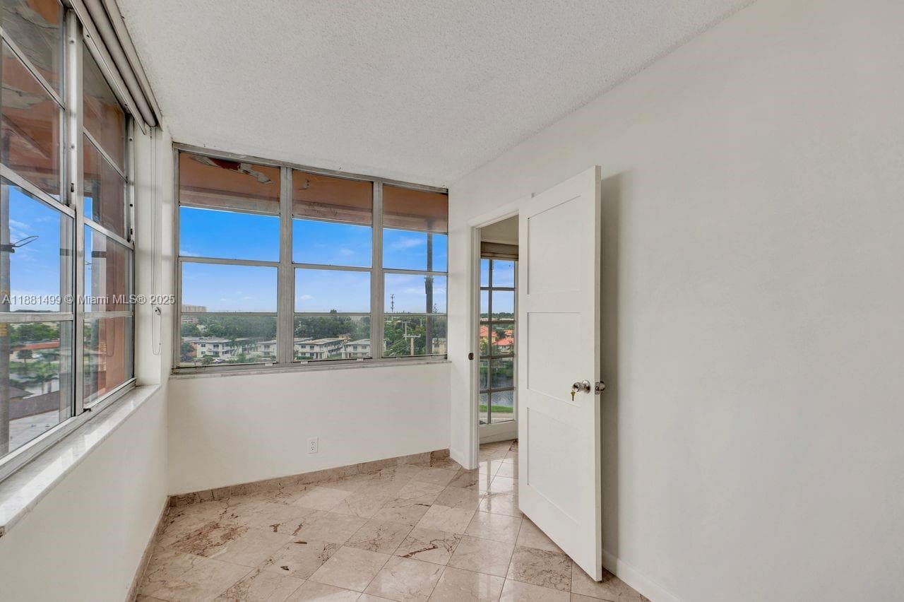 2025 NE 164th St # 716, North Miami Beach FL 33162 — 16