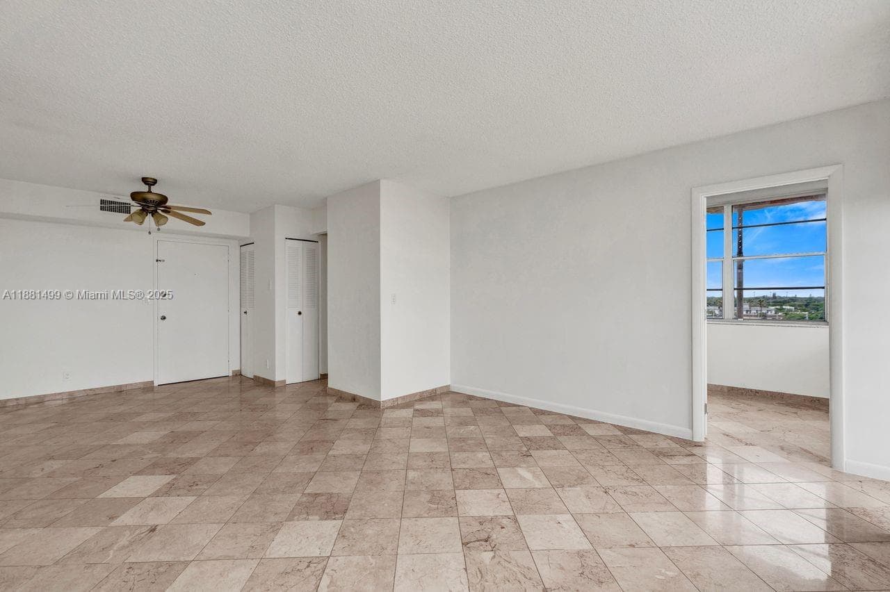 2025 NE 164th St # 716, North Miami Beach FL 33162 — 12
