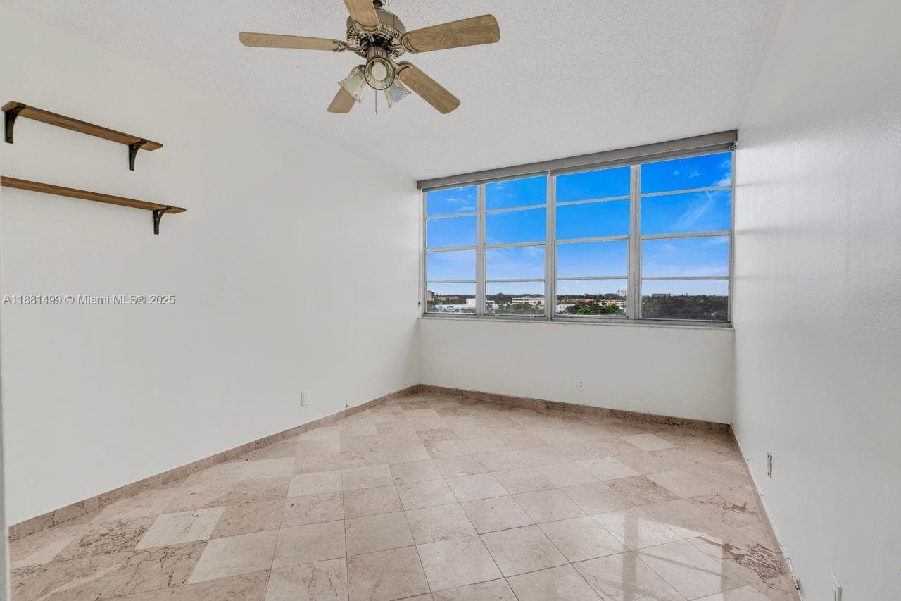 2025 NE 164th St # 716, North Miami Beach FL 33162 — 22