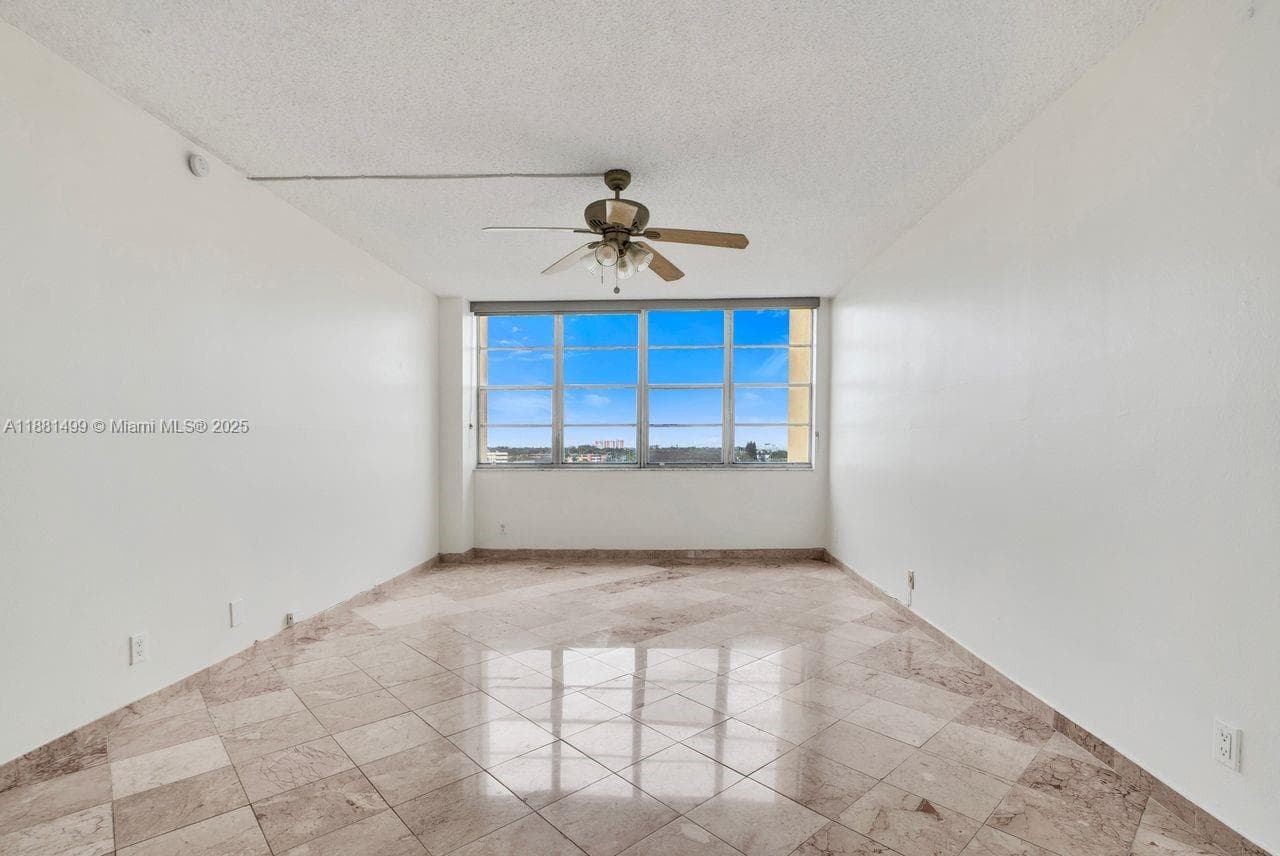 2025 NE 164th St # 716, North Miami Beach FL 33162 — 38