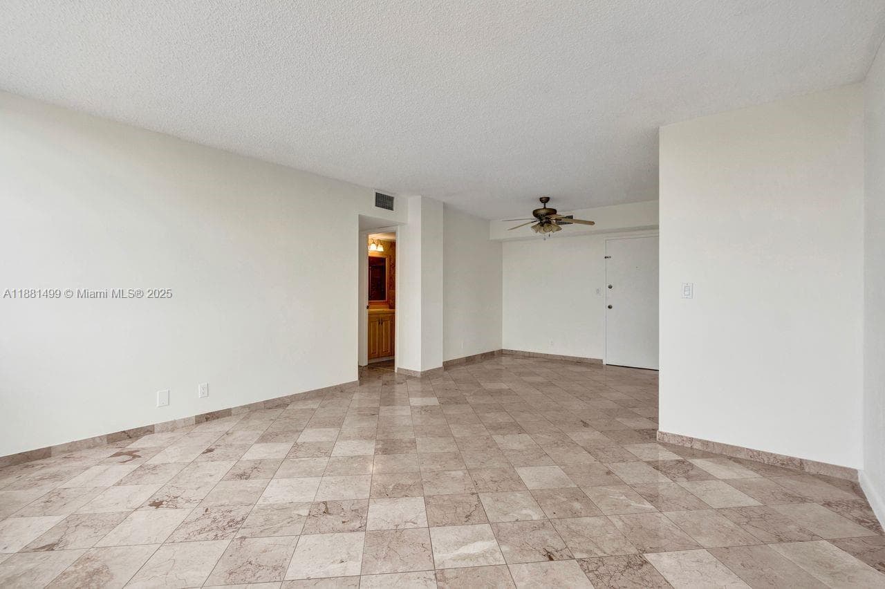 2025 NE 164th St # 716, North Miami Beach FL 33162 — 10