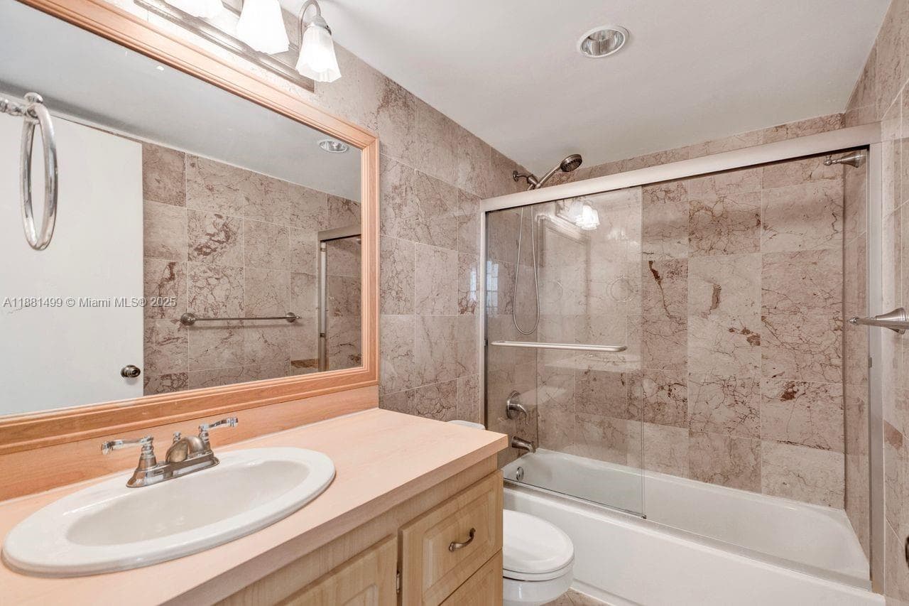 2025 NE 164th St # 716, North Miami Beach FL 33162 — 19