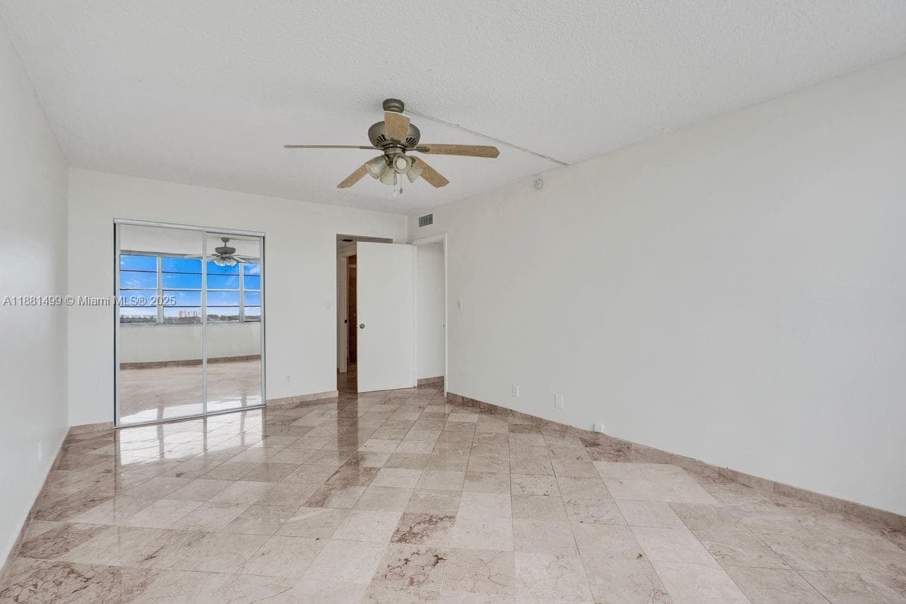 2025 NE 164th St # 716, North Miami Beach FL 33162 — 35