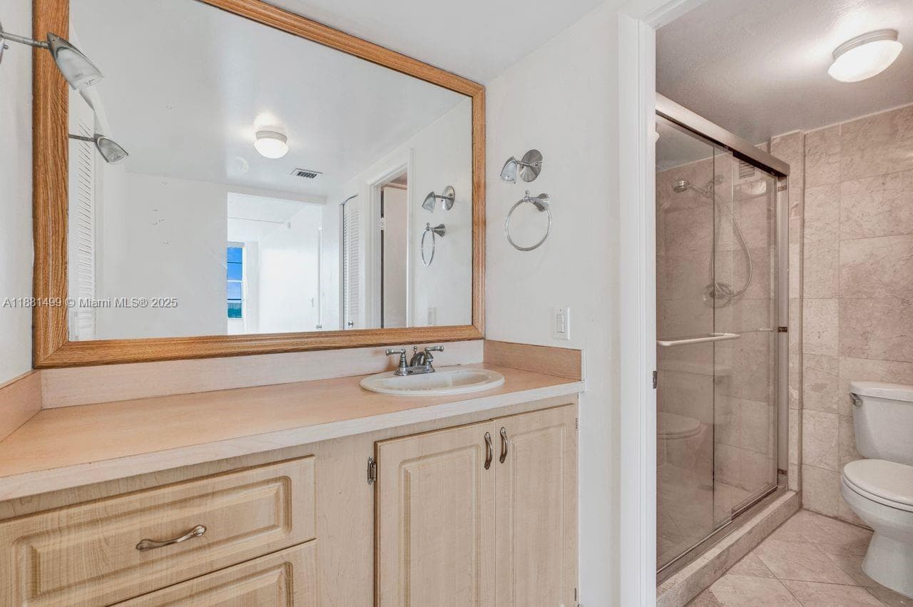 2025 NE 164th St # 716, North Miami Beach FL 33162 — 29