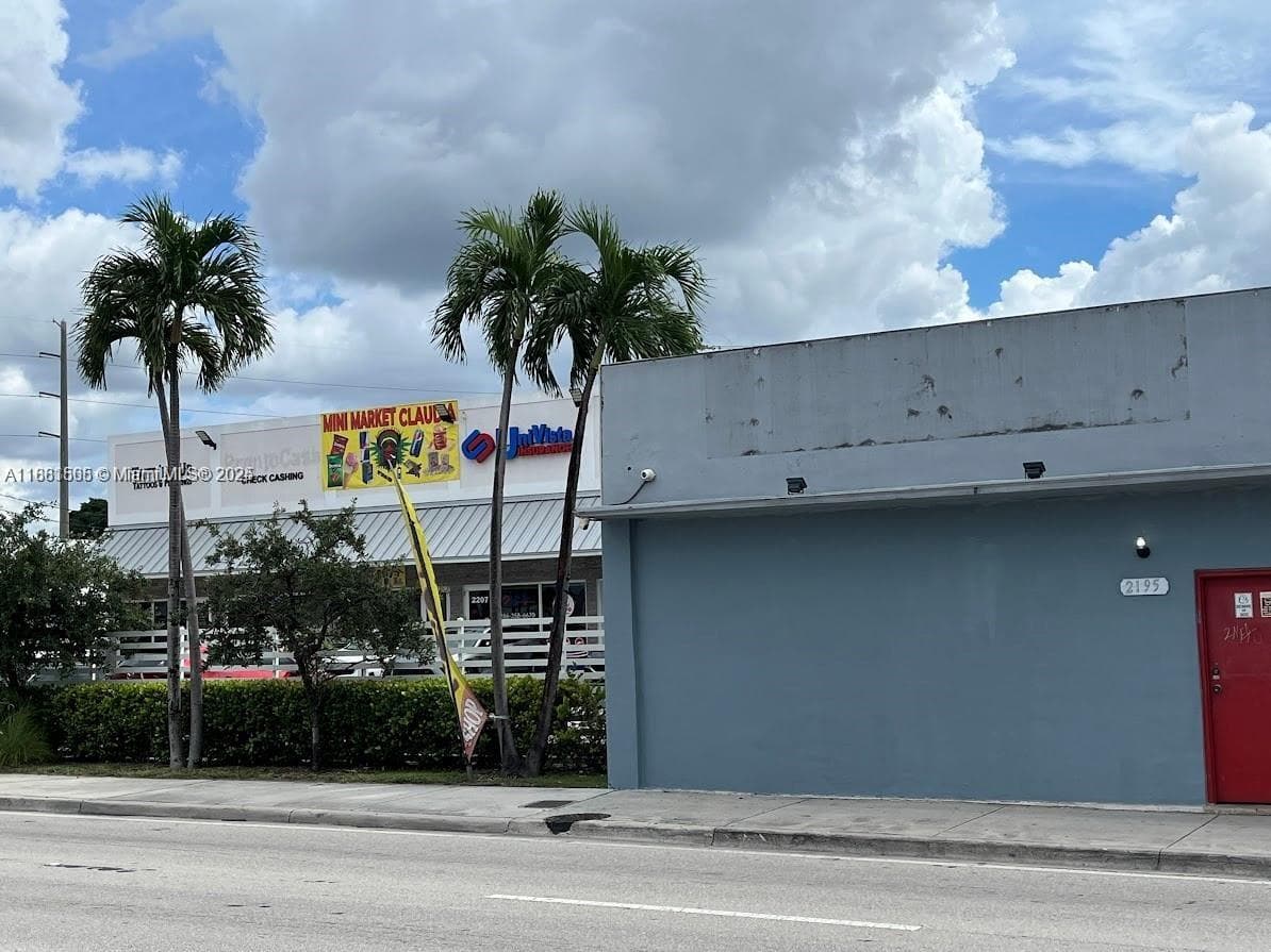 Dr Burkharts Winter Gdn R, Miami, FL — 3