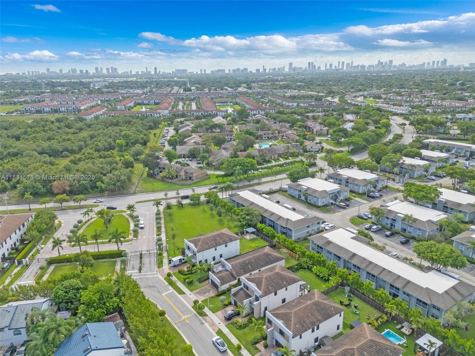 Via Ventura Neighborhood, Miami, FL — 21