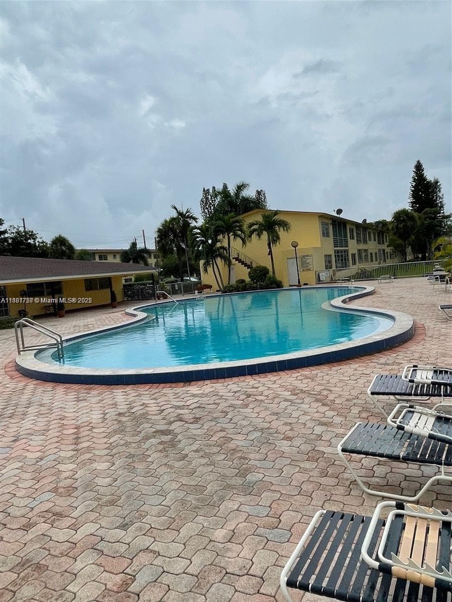 20201 NE 29th Ct # D112, Aventura FL 33180 — 1