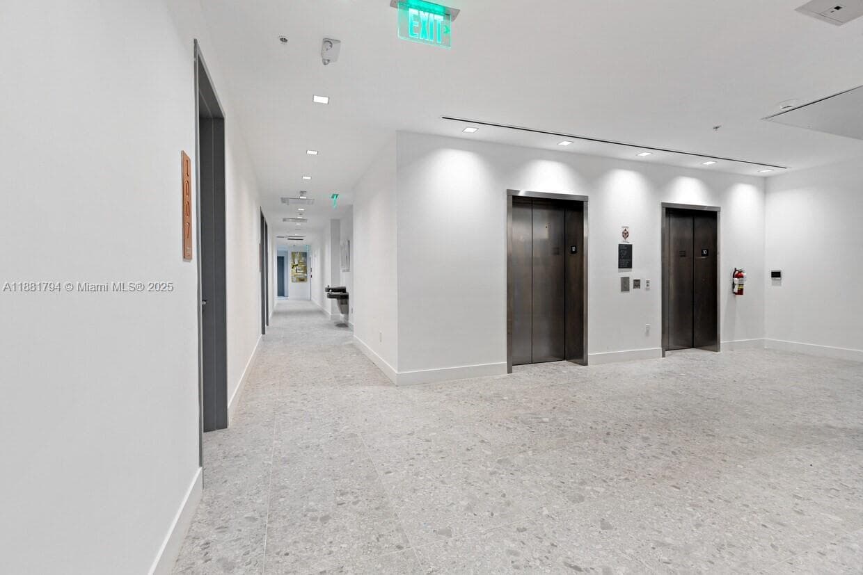 2820 NE 214th St # 1005, Aventura FL 33180 — 7