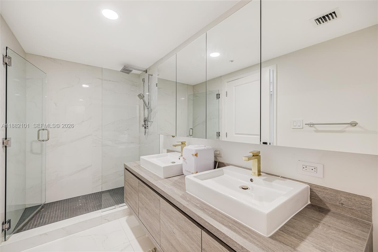 400 Sunny Isles Blvd # 920, Sunny Isles Beach FL 33160 — 36