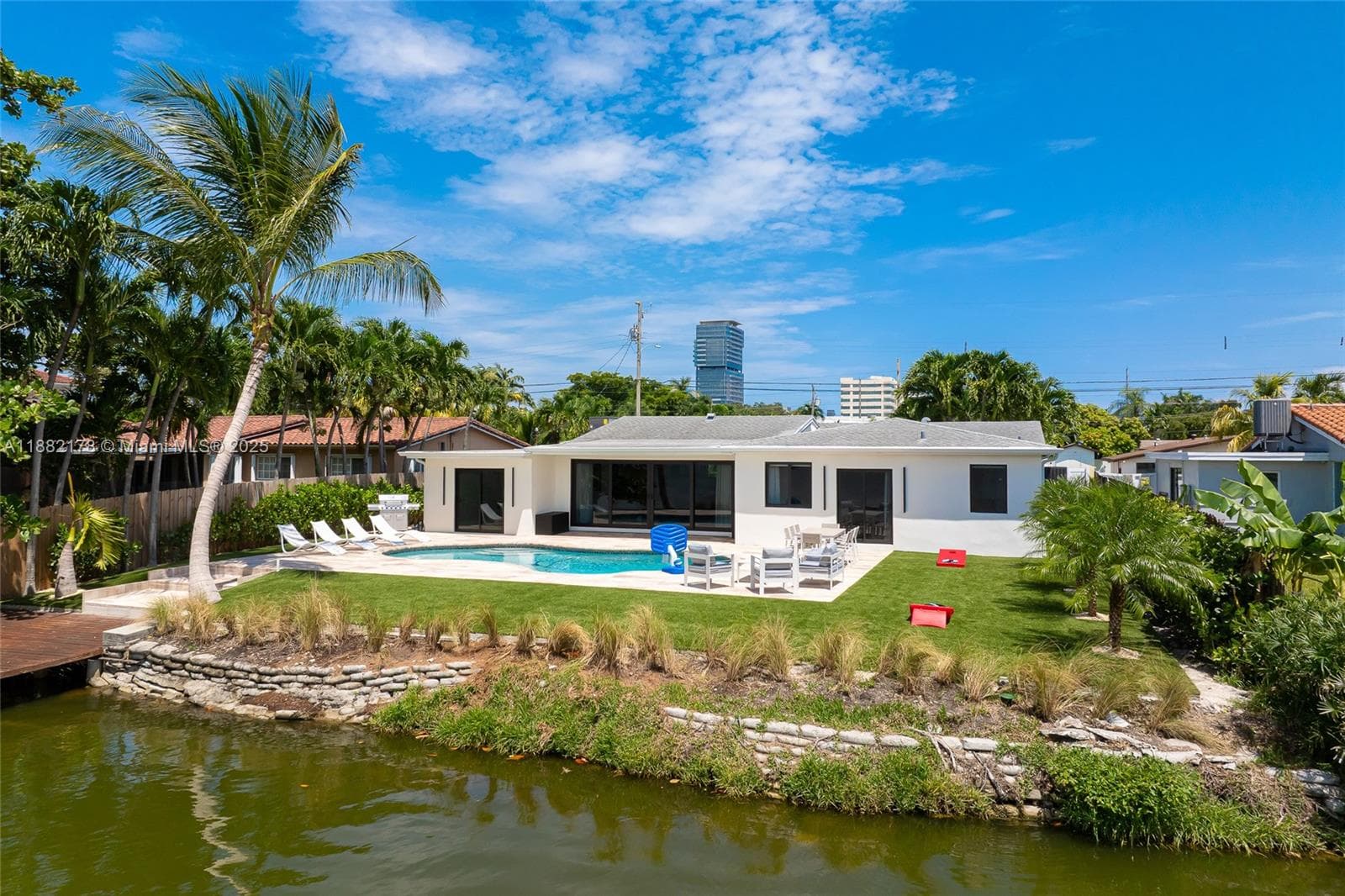 21230 NE 25th Ct, Miami FL 33180 — 52