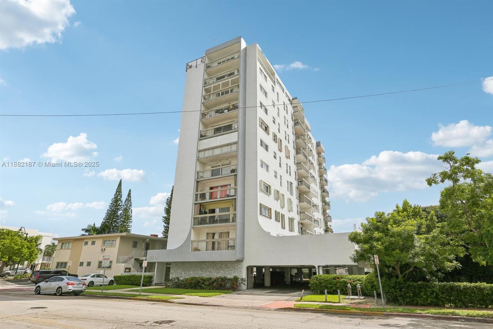 1345 West Avenue # 304, Miami Beach FL 33139 — 25